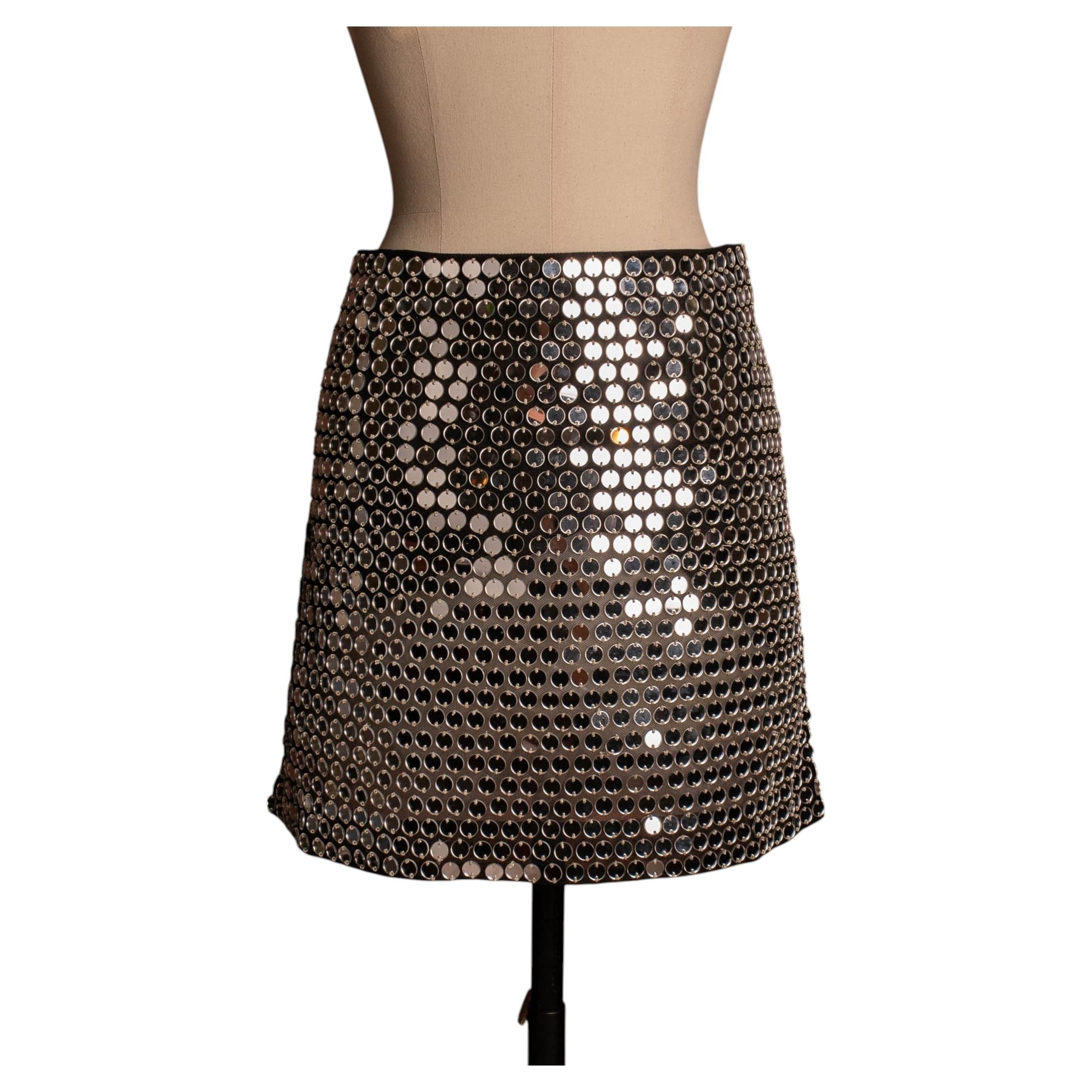 Falda de Christian Dior diseñada por MARIA GRAZIA CHIURI, colección Pre-Fall 2021