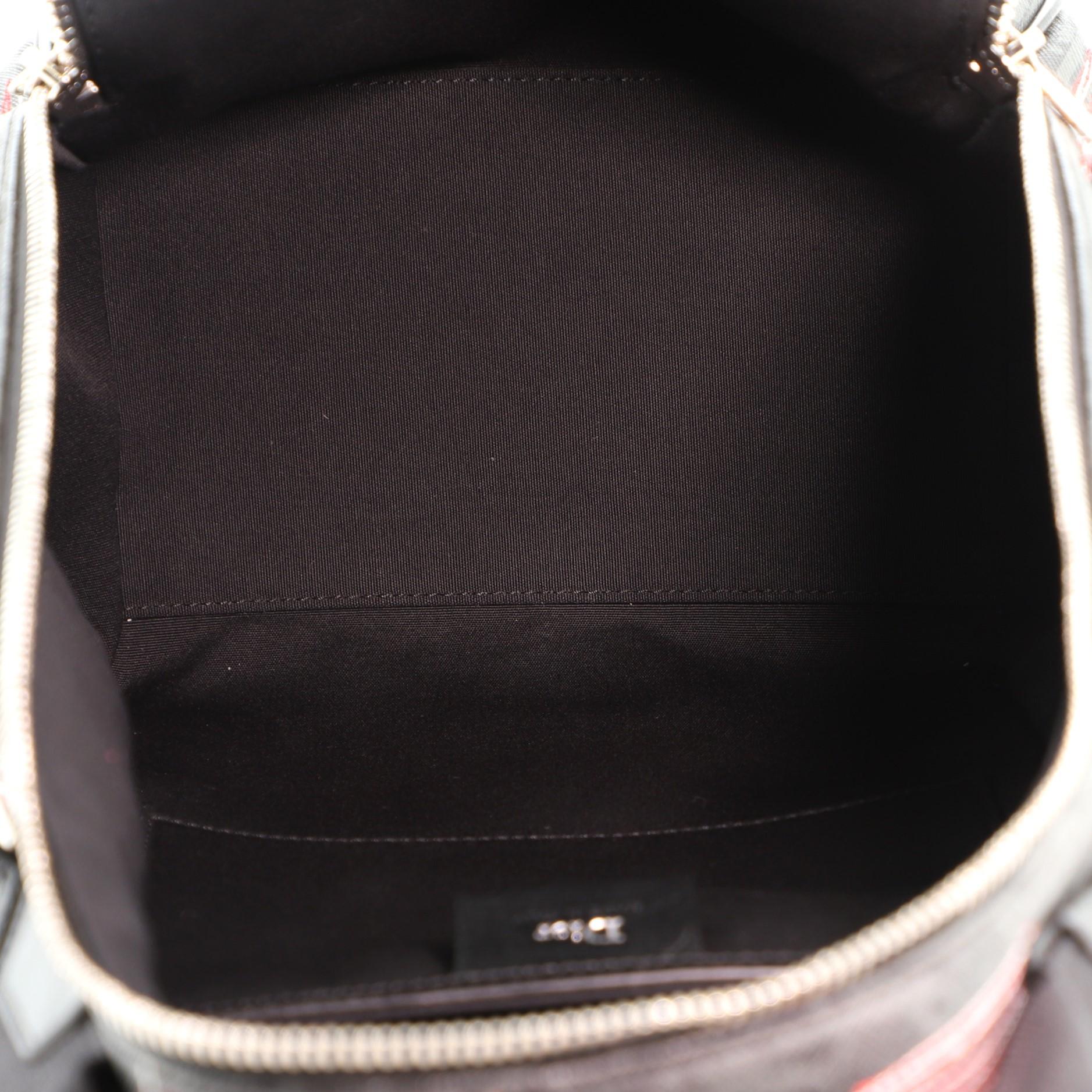 Christian Dior Sling Rucksack aus beschichtetem, dunkellicht beschichtetem Segeltuch für Damen oder Herren