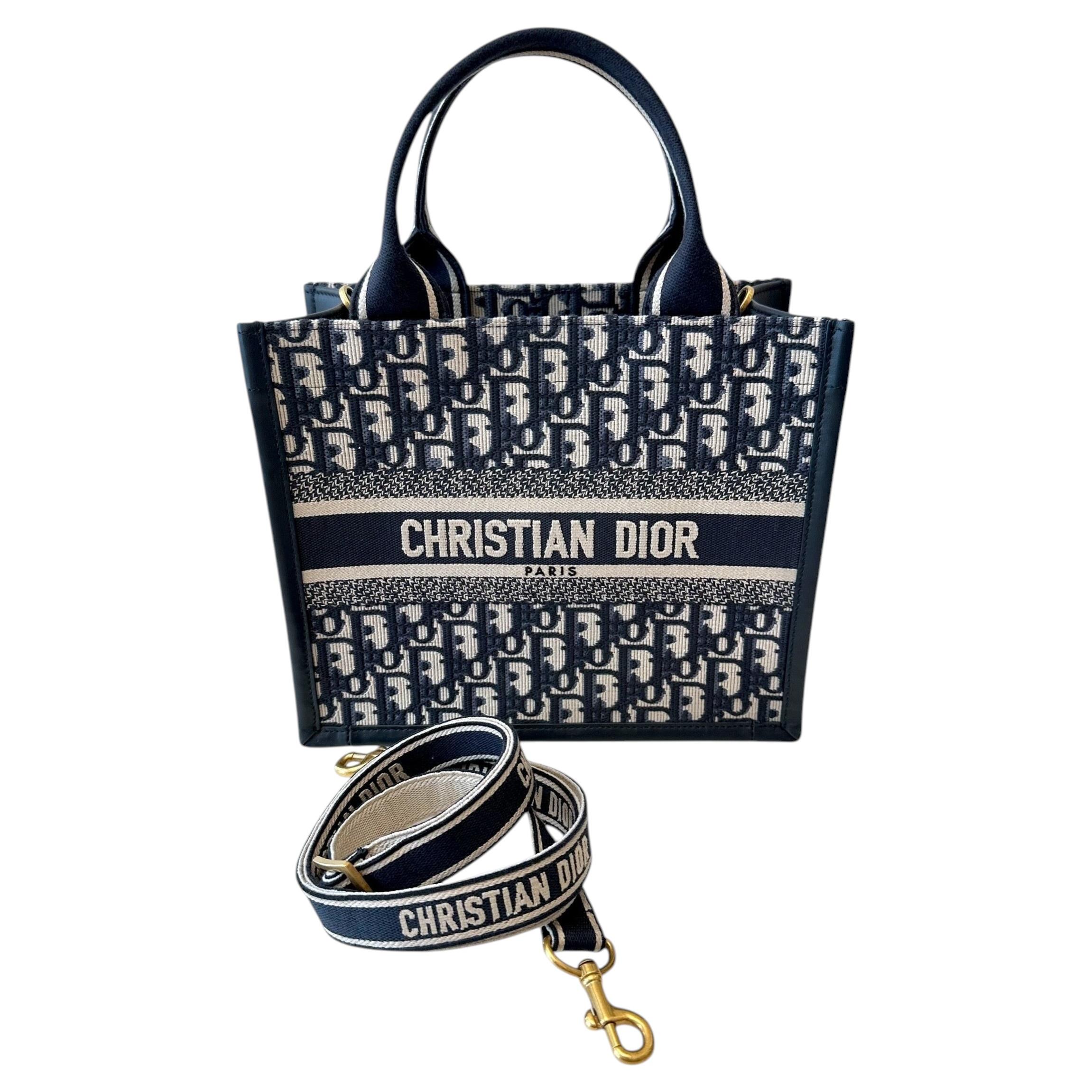 Christian Dior Tote a libro piccola con ricamo obliquo blu