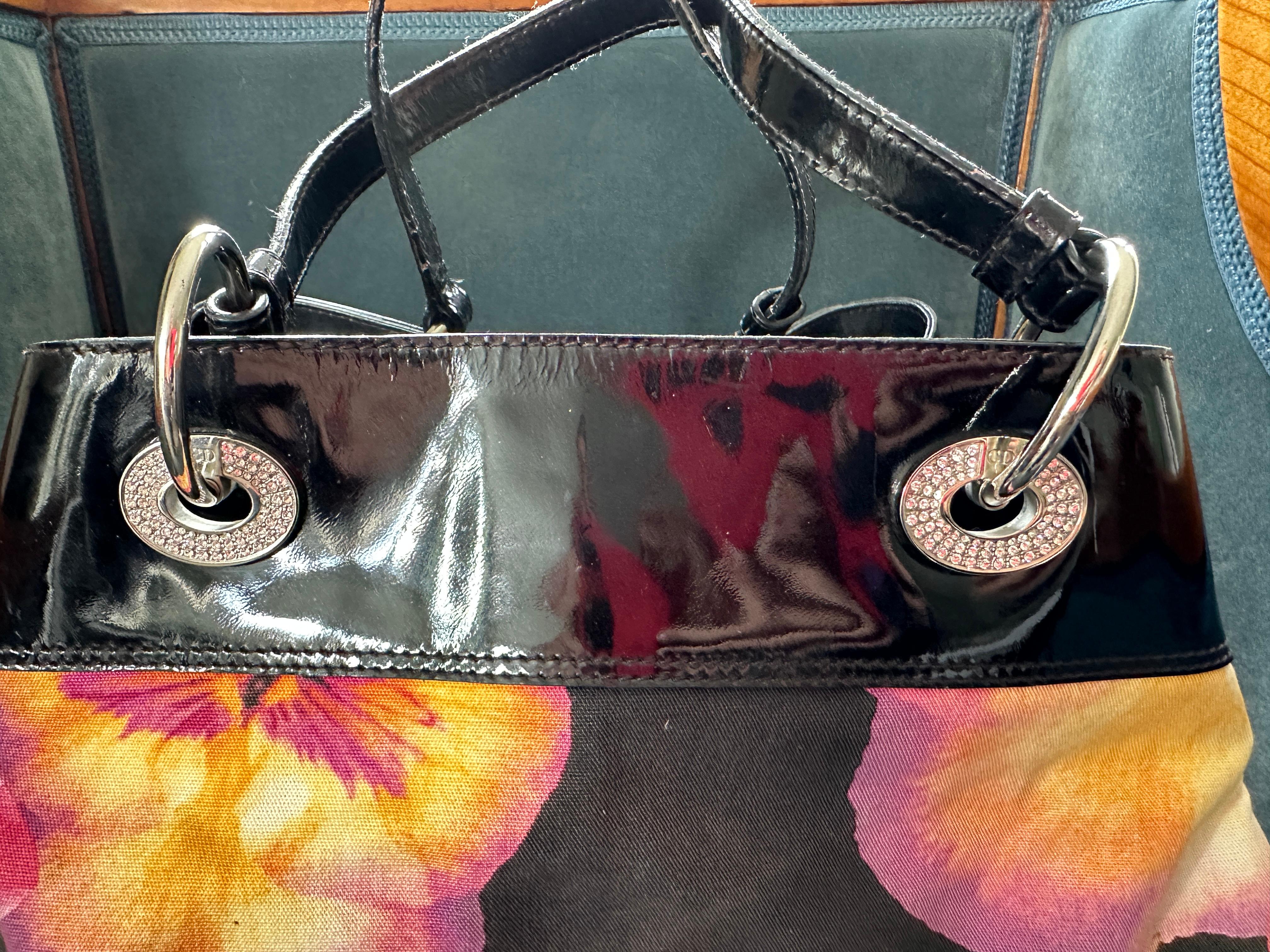 Christian Dior Spring 2005 Surreal Lips and Pansy Print Bag by John Galliano In Good Condition For Sale In Cloverdale, CA