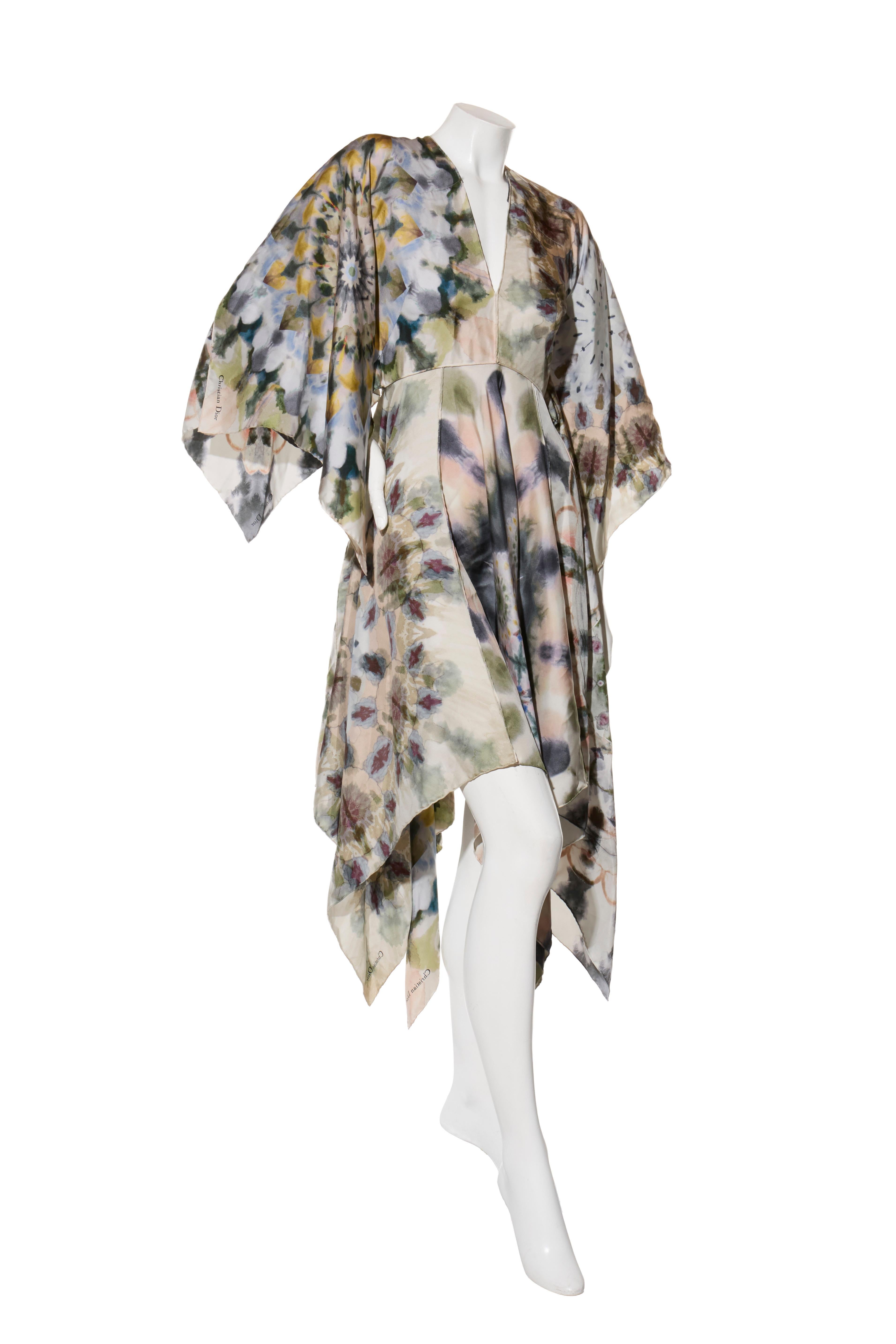 Gris Christian Dior printemps 2019 Runway Robe en soie kaléidoscope FR 36 en vente
