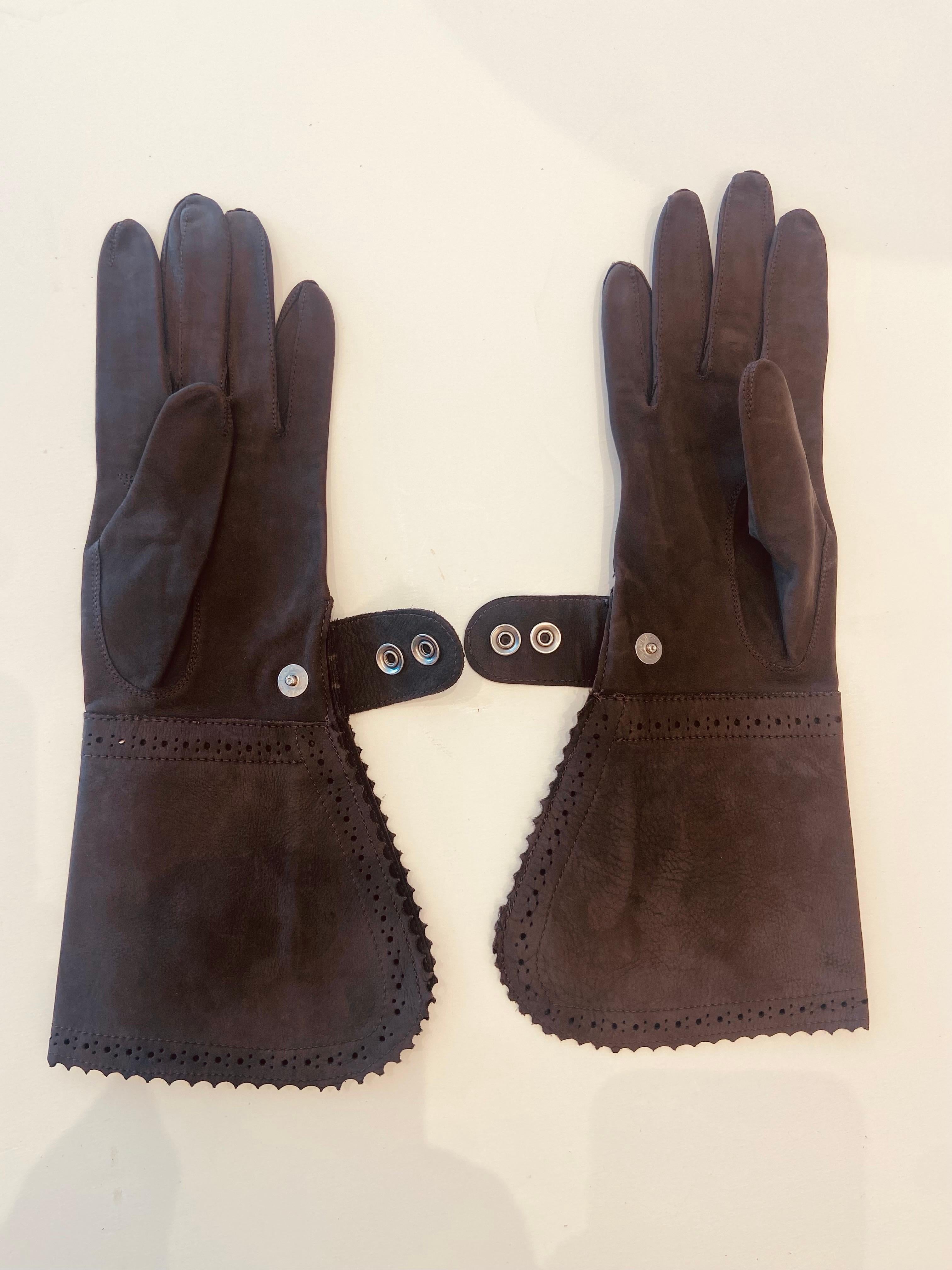 Christian Dior Steel Grey Suede Perforated Gauntlet Gloves 7 For Sale 2