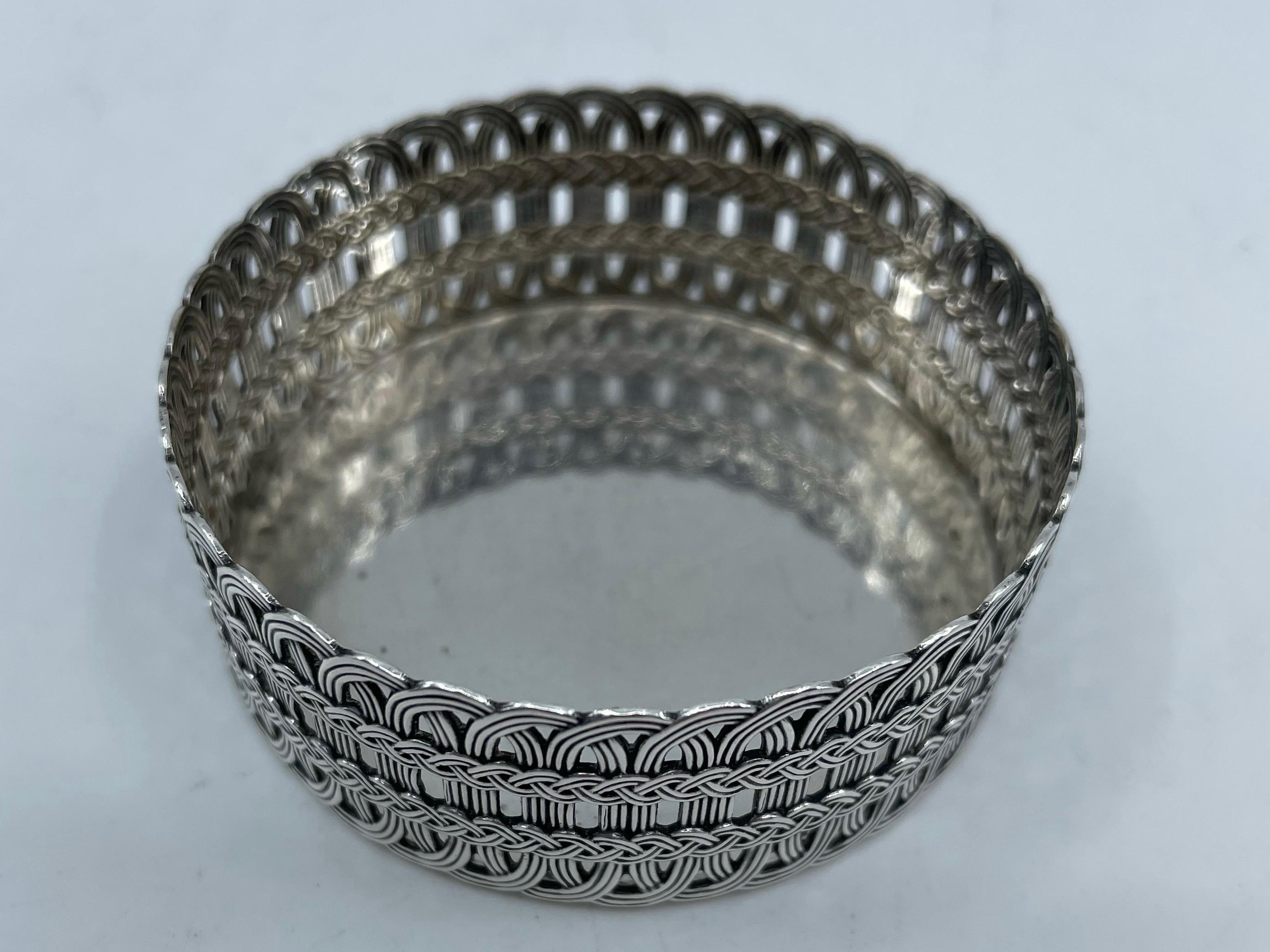 Christian Dior sterling silver pin basket. Vintage Dior wicker silver basket desk accessory for pins, clips etc. France, 1960s
Dimensions: 2.57