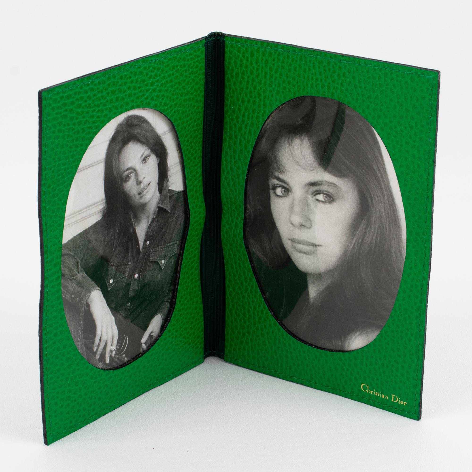 Français Christian Dior - Cadre photo de voyage pliant en cuir cousu à double vue en vente