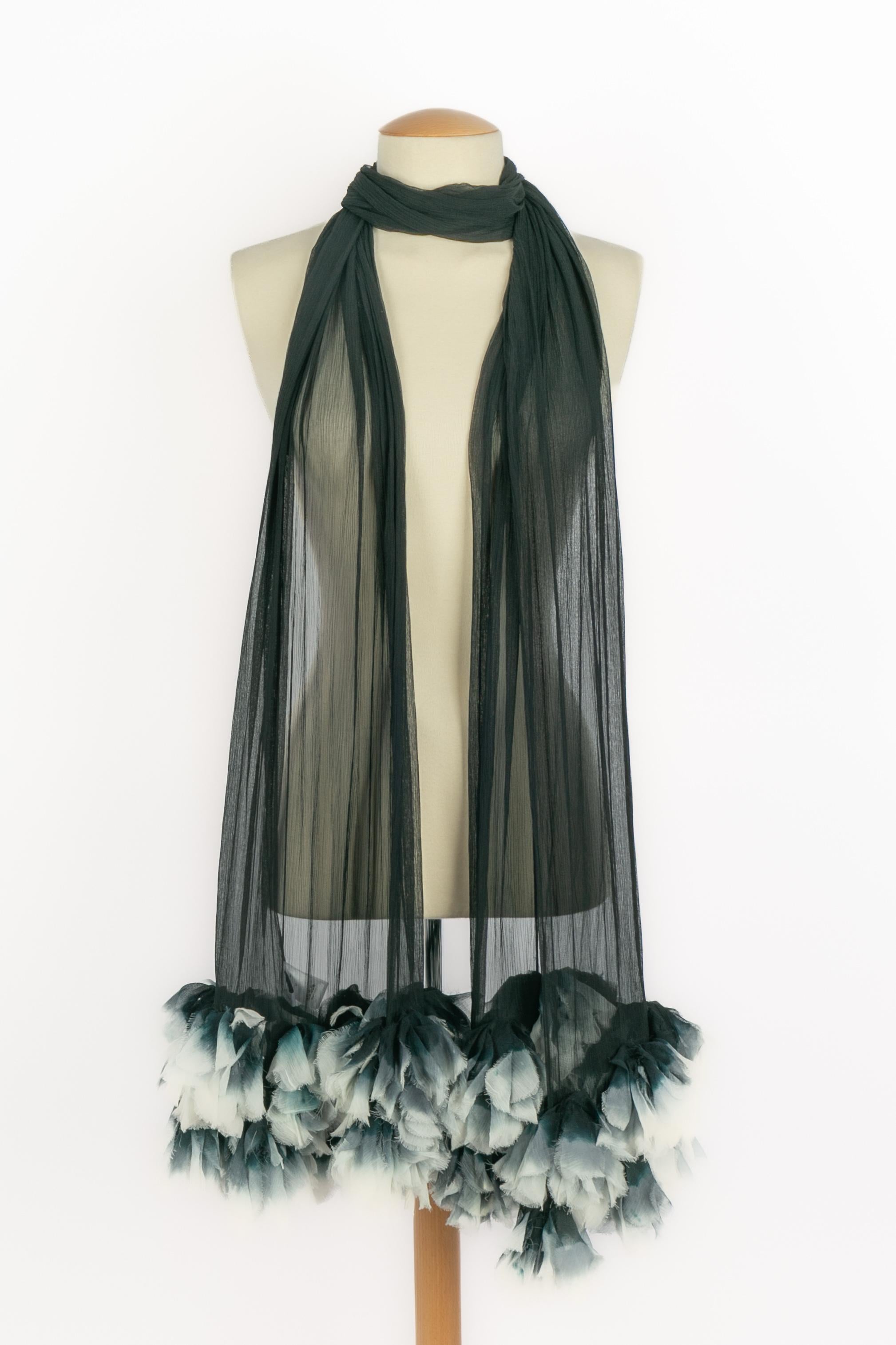 Christian Dior stole In Excellent Condition For Sale In SAINT-OUEN-SUR-SEINE, FR