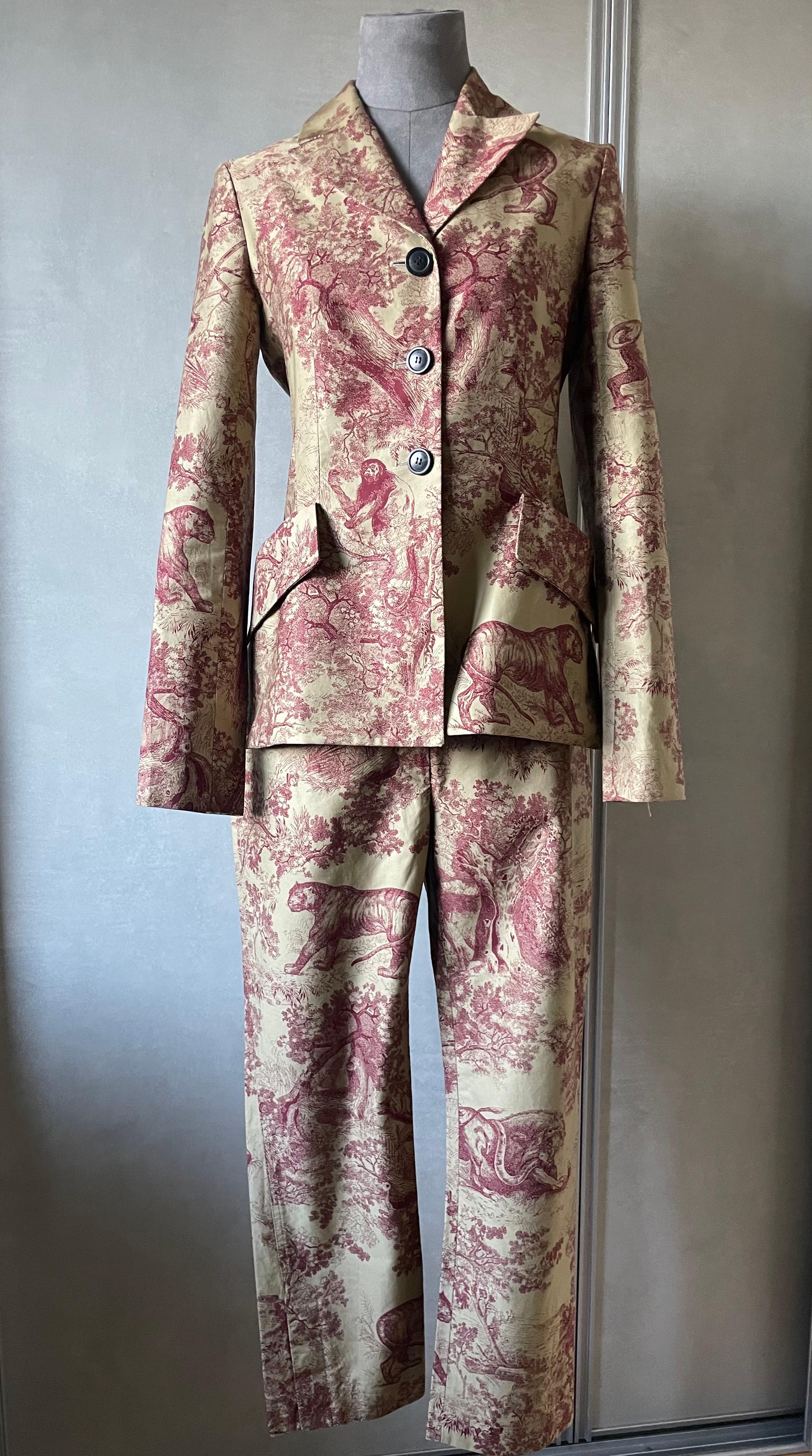 Marrone CHRISTIAN DIOR Abito pantaloni e giacca modello Bar toile de jouy in vendita