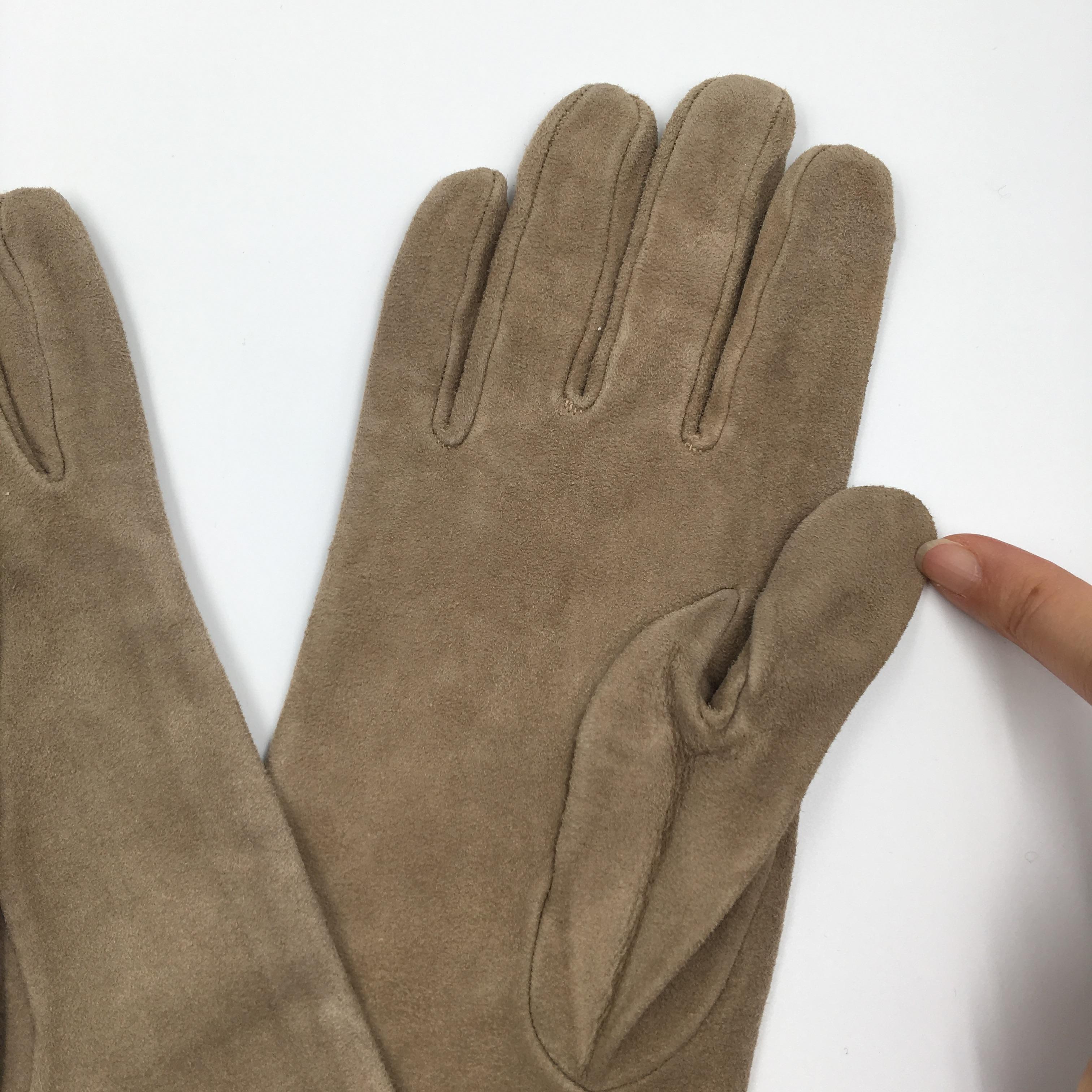 Christian Dior Tan Suede and Lace Trimmed Elbow Length Gloves NWT In Good Condition For Sale In Los Angeles, CA