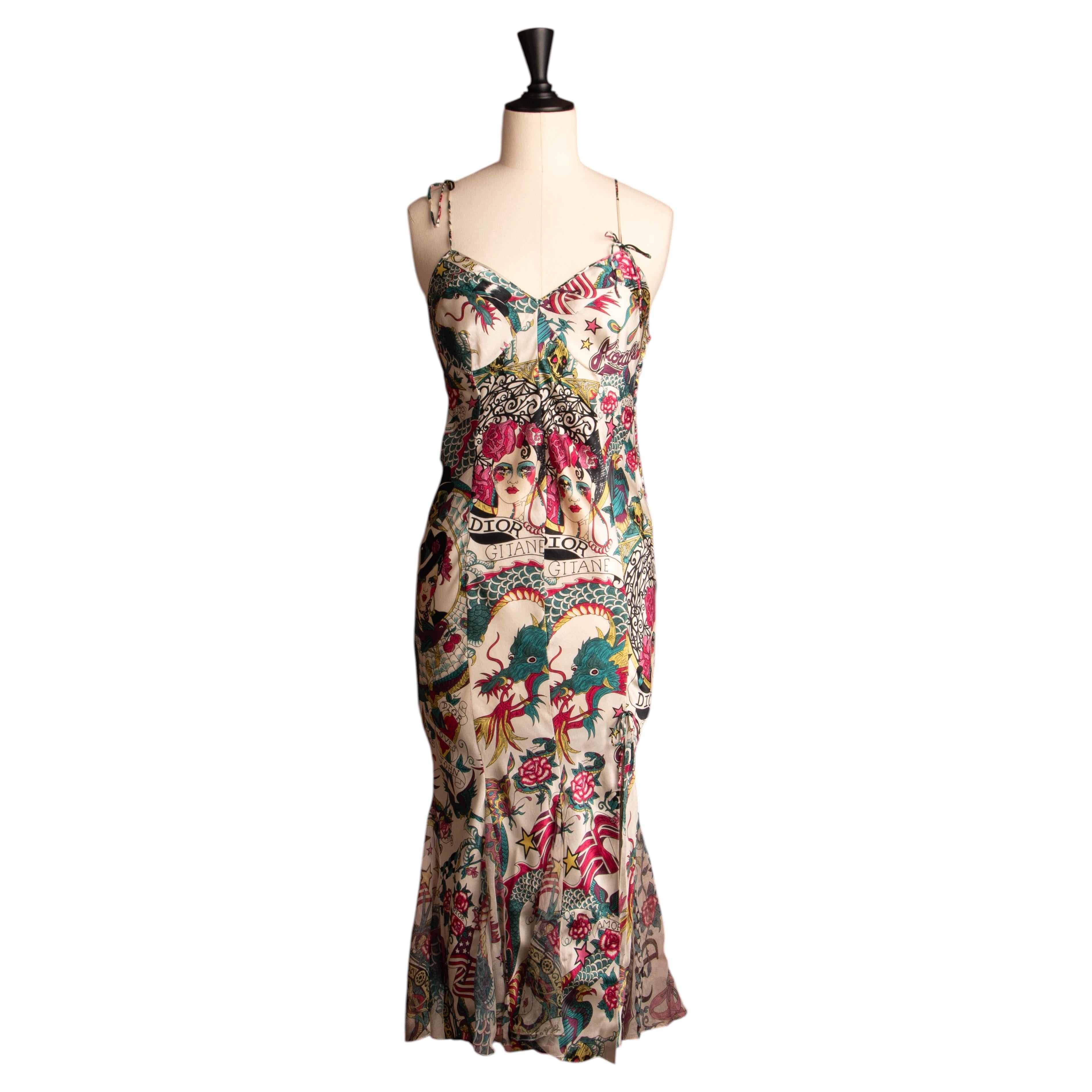 Abito "Hommage à Marlène" con motivo "Tattoo" di Christian Dior, disegnato da John Galliano, estate 2004