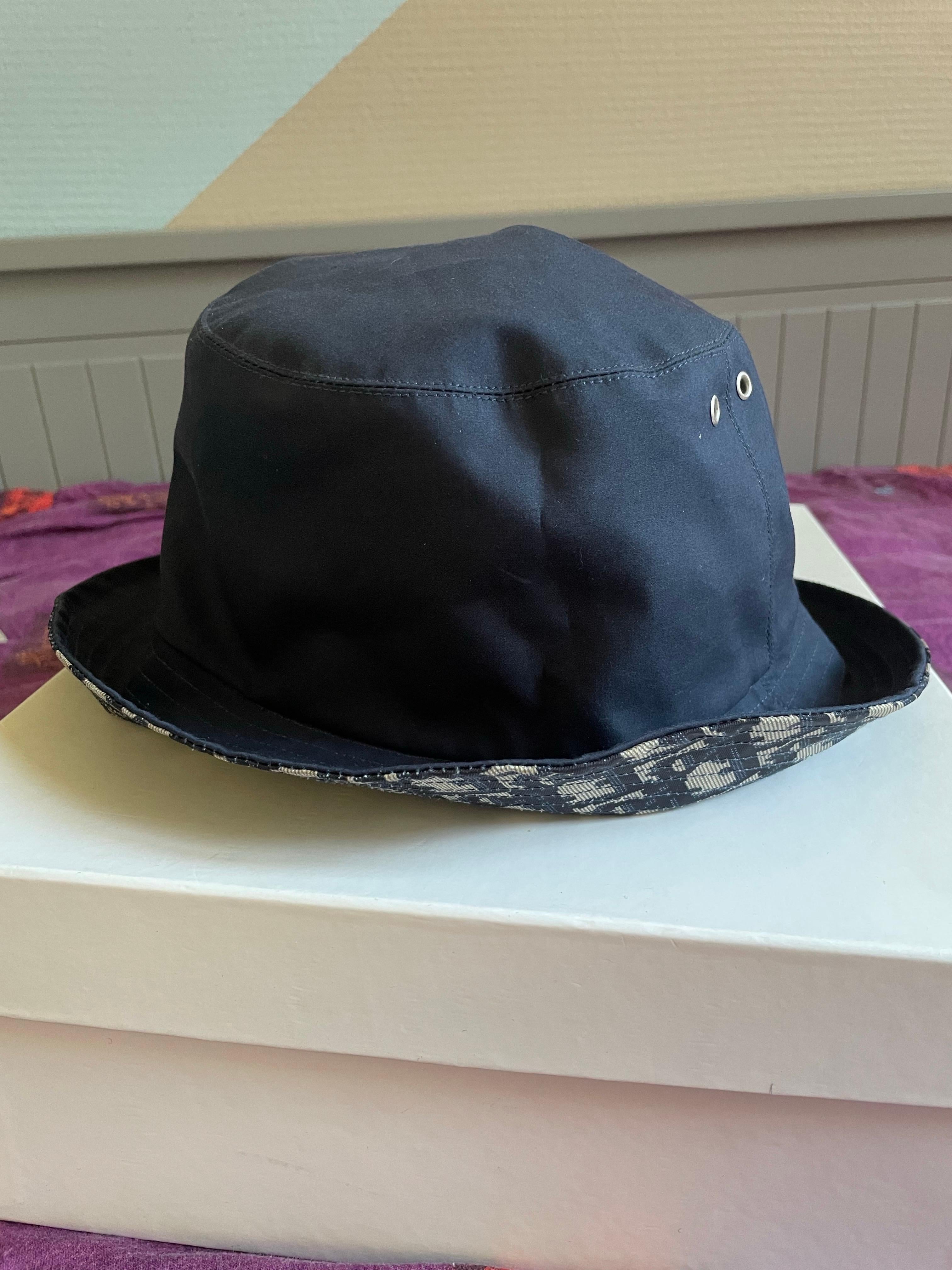 Cappello Teddy bob Dior monogram obliquo in ottime condizioni. Taglia 57.