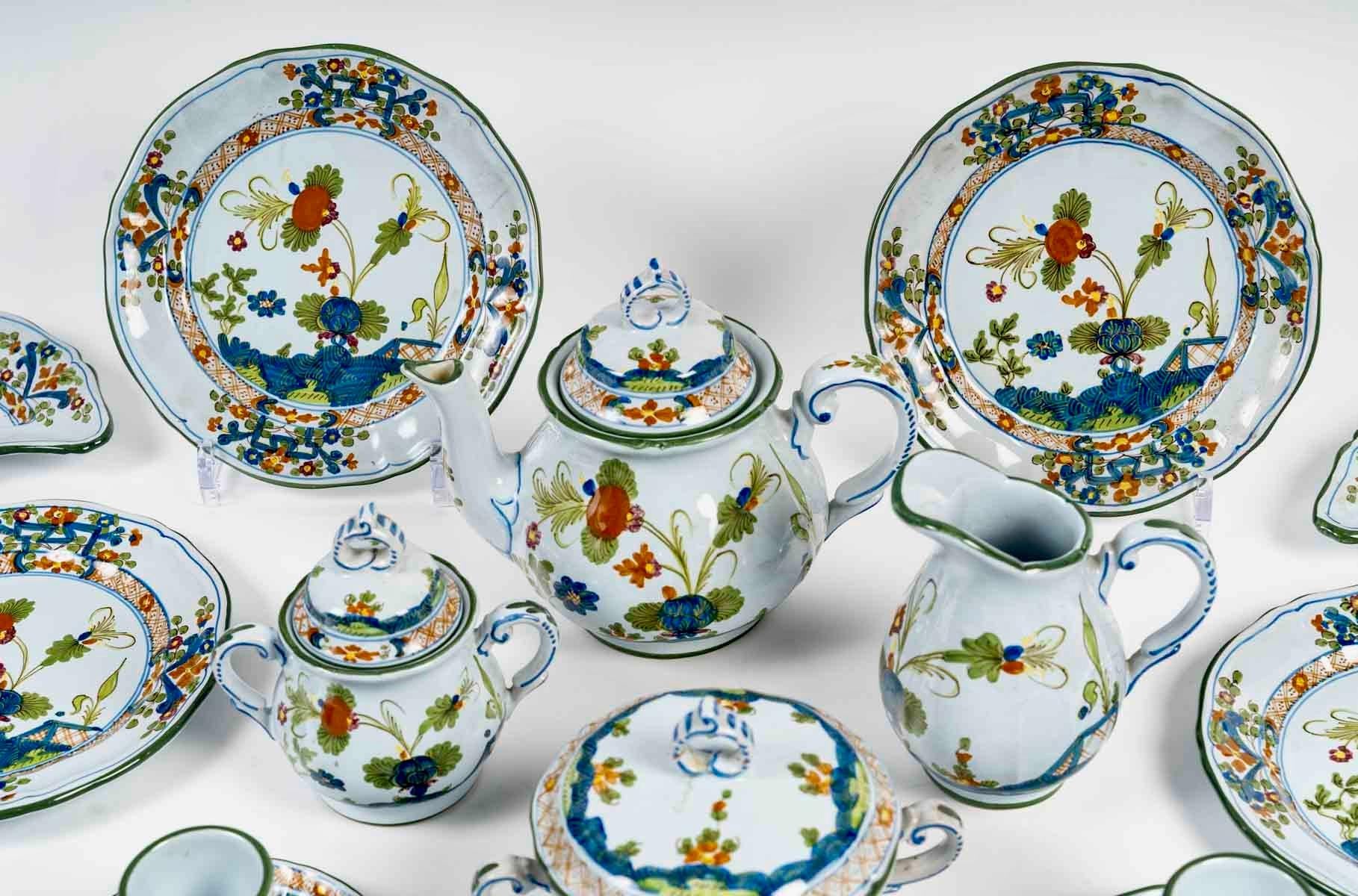 Christian Dior - Tete-a-Tete Breakfast Set Faenza Italian Faience - 19 pieces In Good Condition In Boulogne Billancourt, FR
