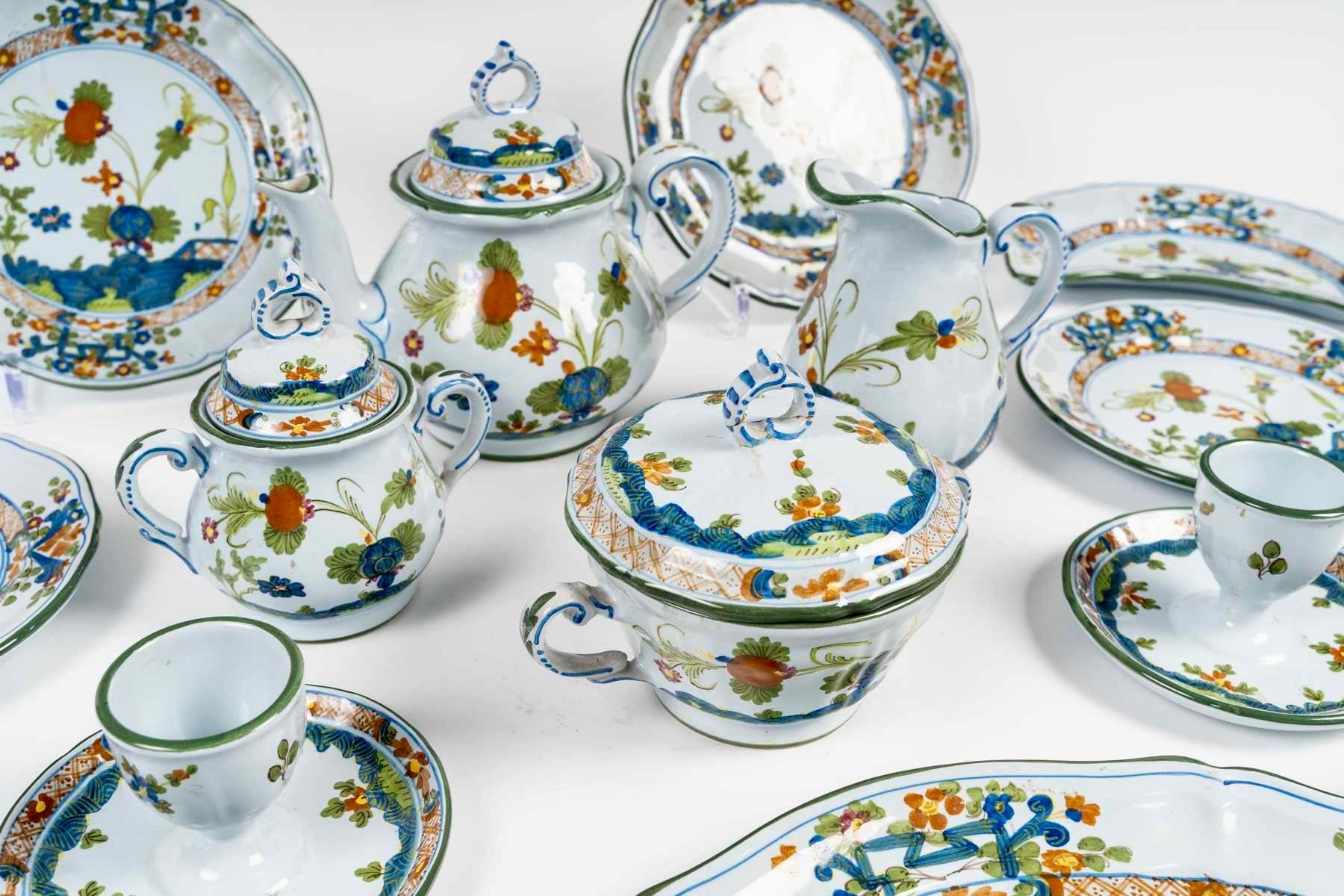 Late 20th Century Christian Dior - Tete-a-Tete Breakfast Set Faenza Italian Faience - 19 pieces
