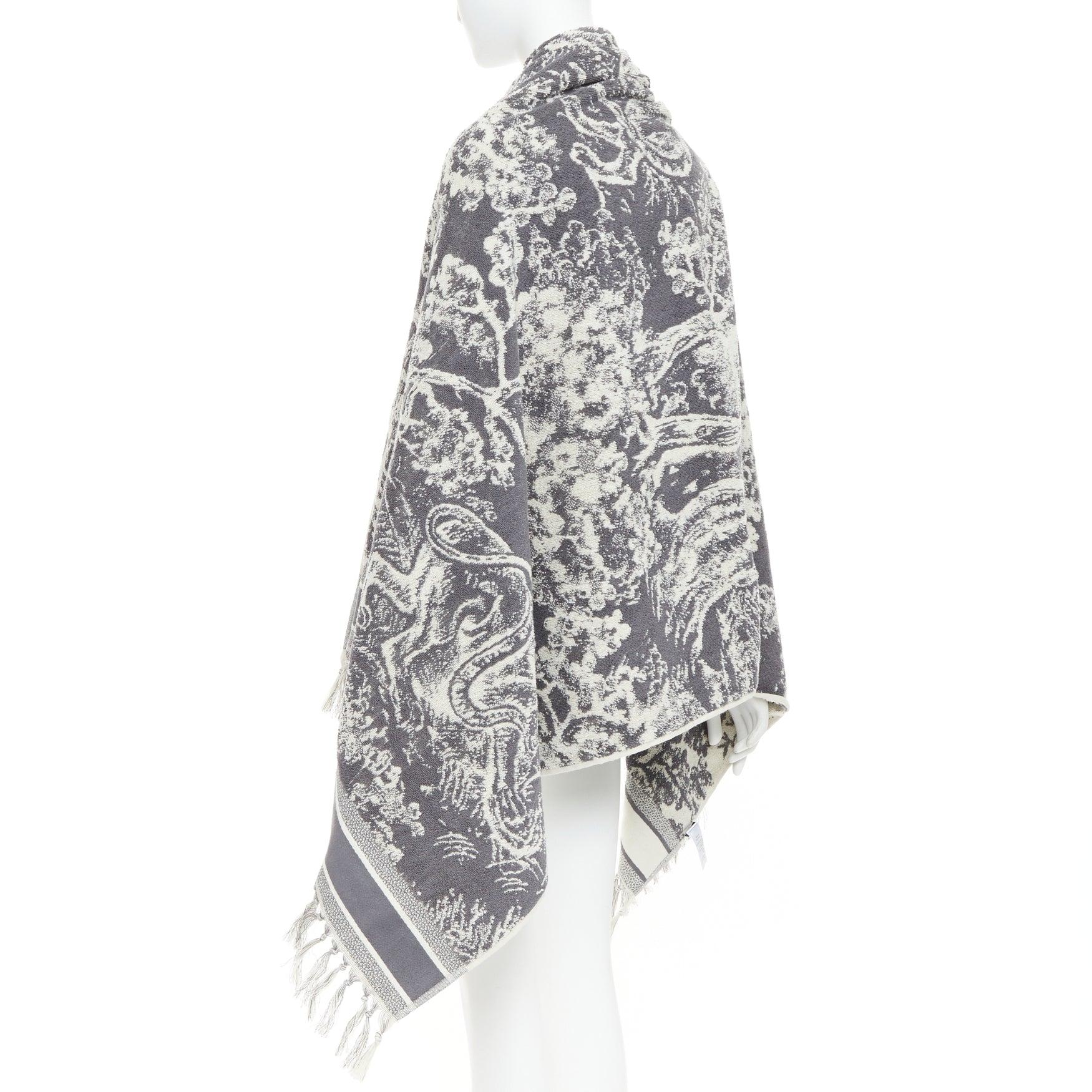 De las mujeres CHRISTIAN DIOR Toile de Jouy gris marfil reverso algodón gran toalla de playa en venta