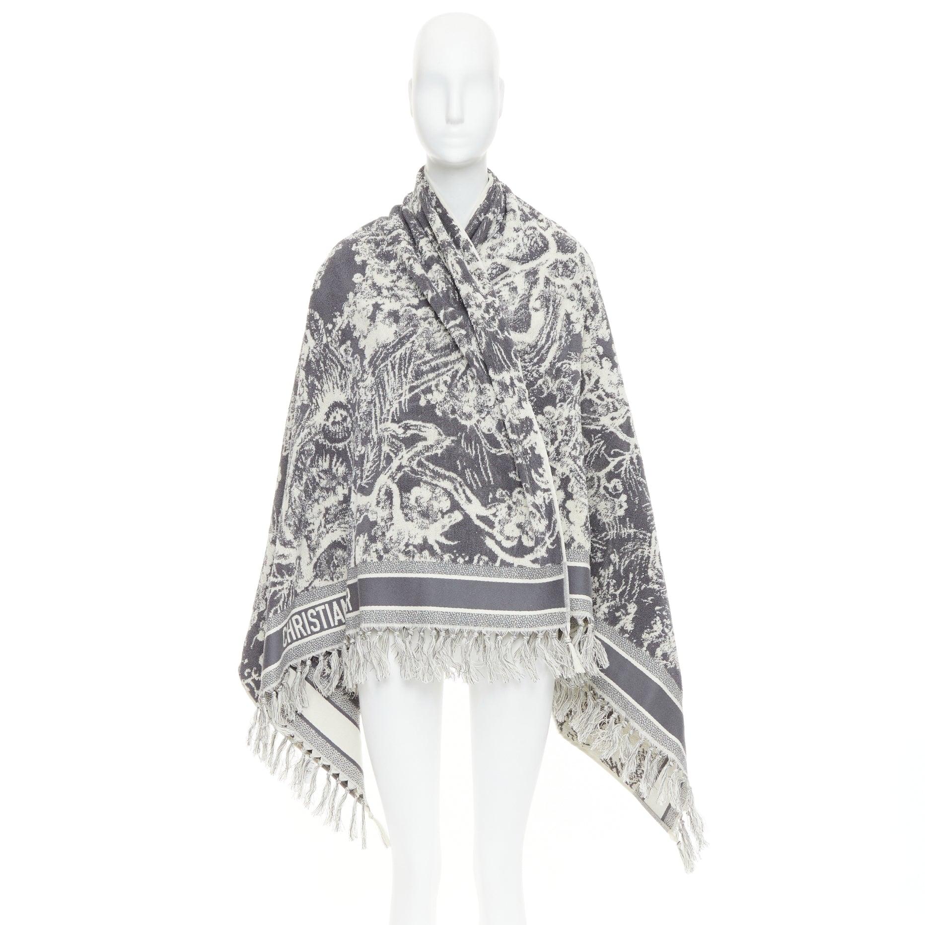 CHRISTIAN DIOR Toile de Jouy gris marfil reverso algodón gran toalla de playa en venta 4