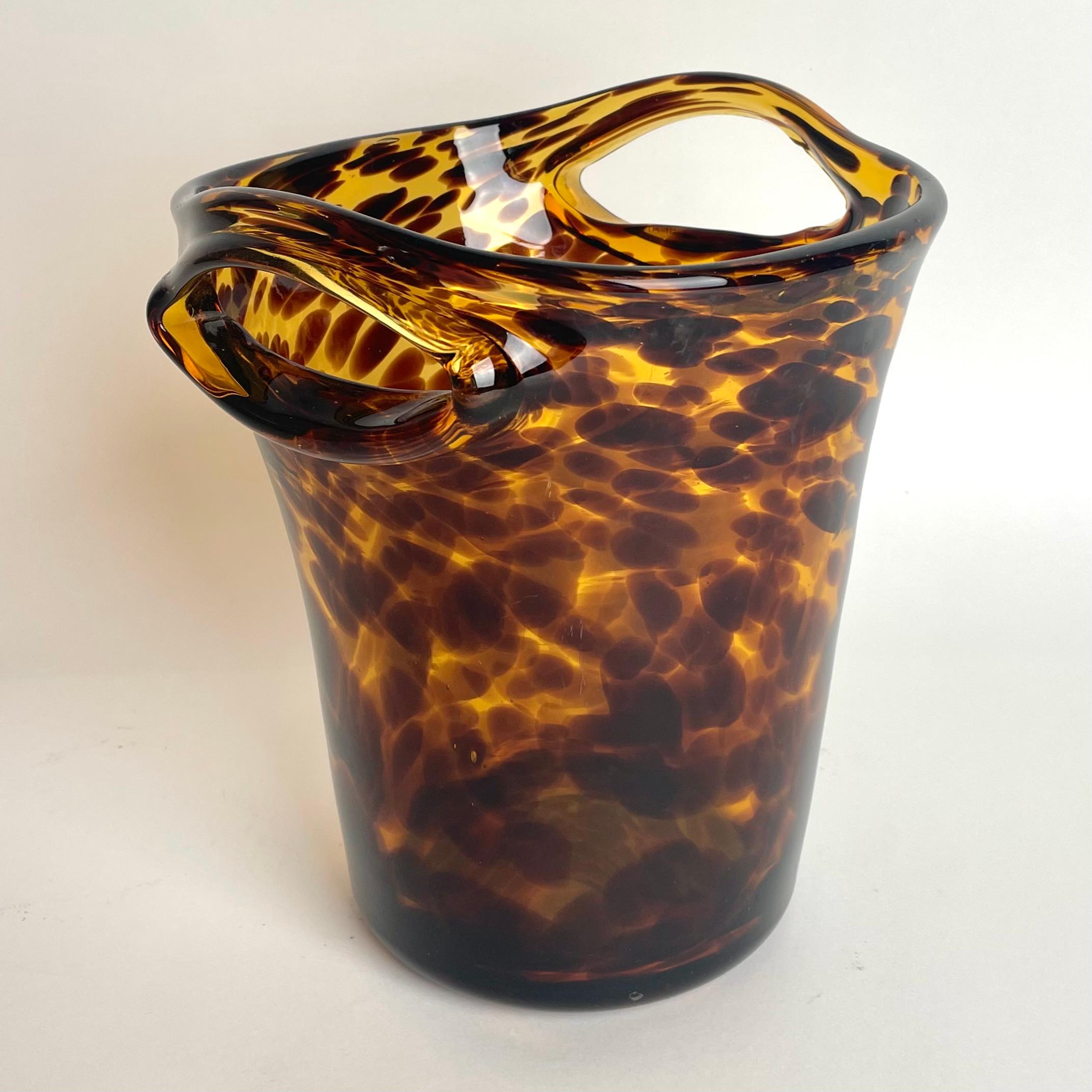 Ein seltener und eleganter Christian Dior Schildpatt Glas Champagnerkühler, mundgeblasen in Empoli, Italien in den 1960er Jahren für 