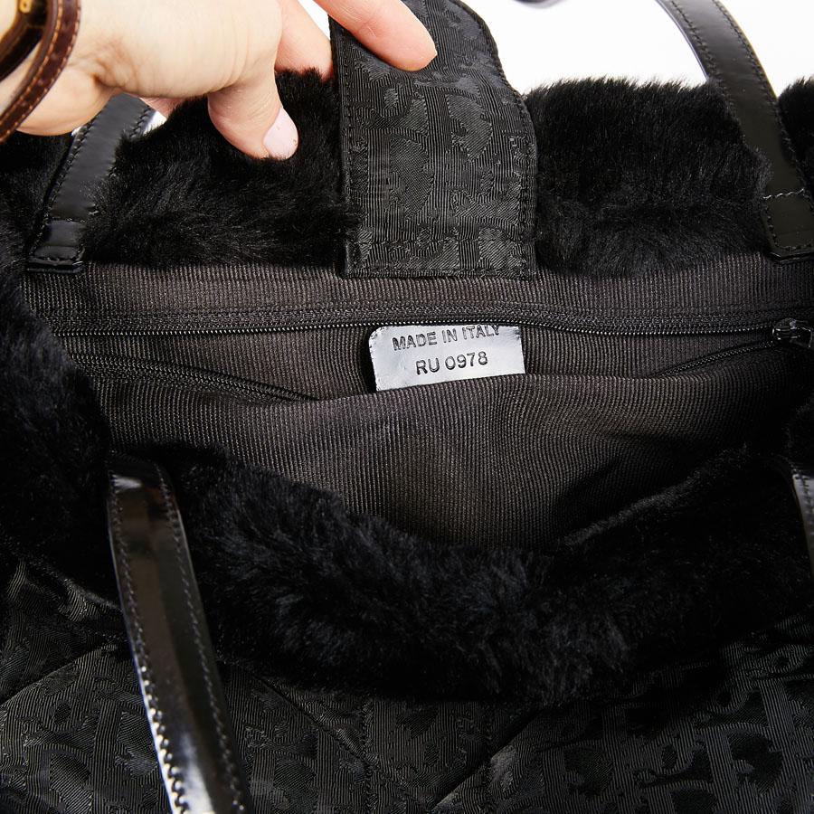 CHRISTIAN DIOR Tote Bag in Black Monogram Canvas and Faux Fur Outline 3