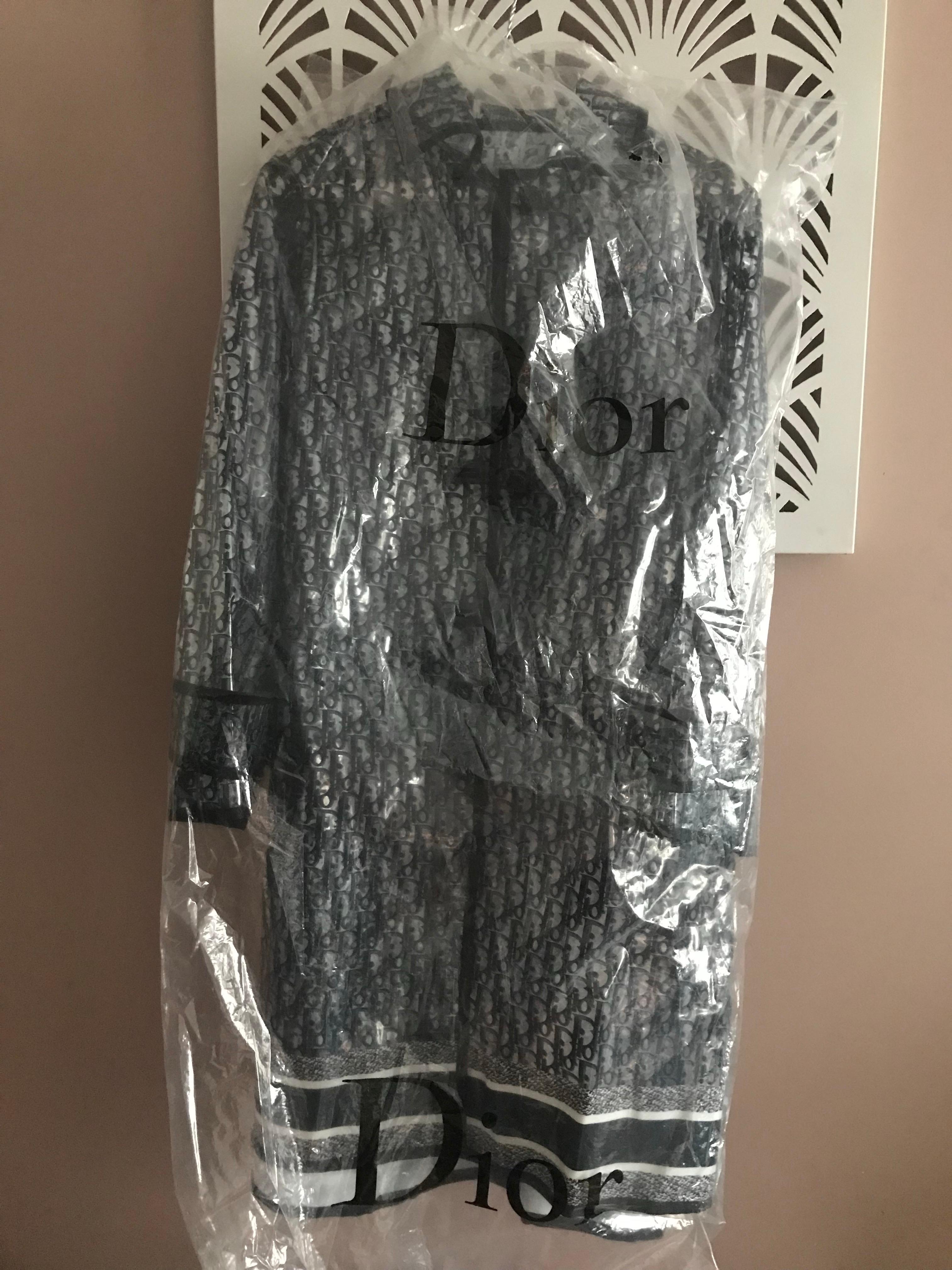 CHRISTIAN DIOR Trench parka plastique oblique logo monogramme Como nuevo en venta 6