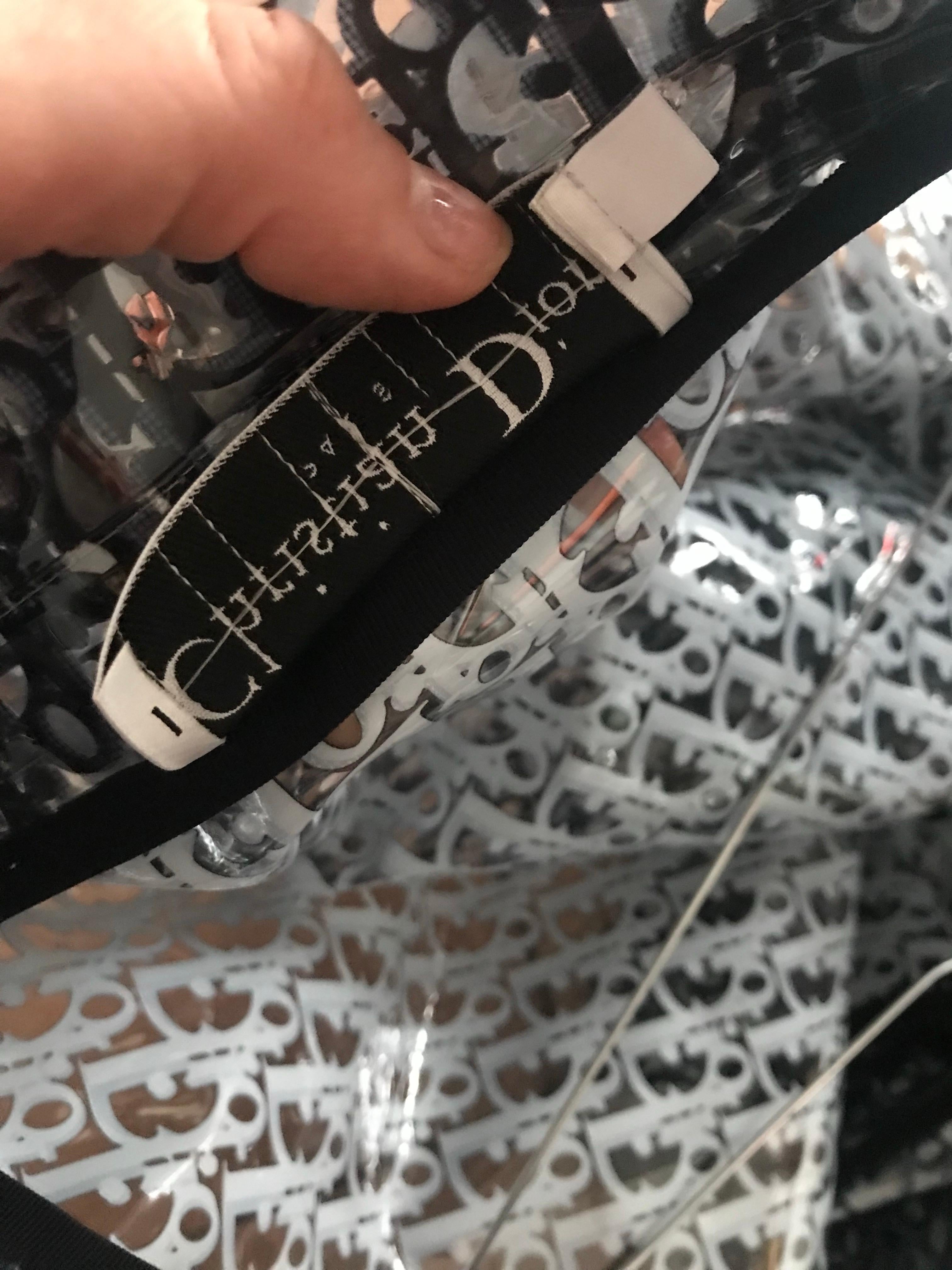 CHRISTIAN DIOR Trench parka plastique oblique logo monogramme Como nuevo en venta 8