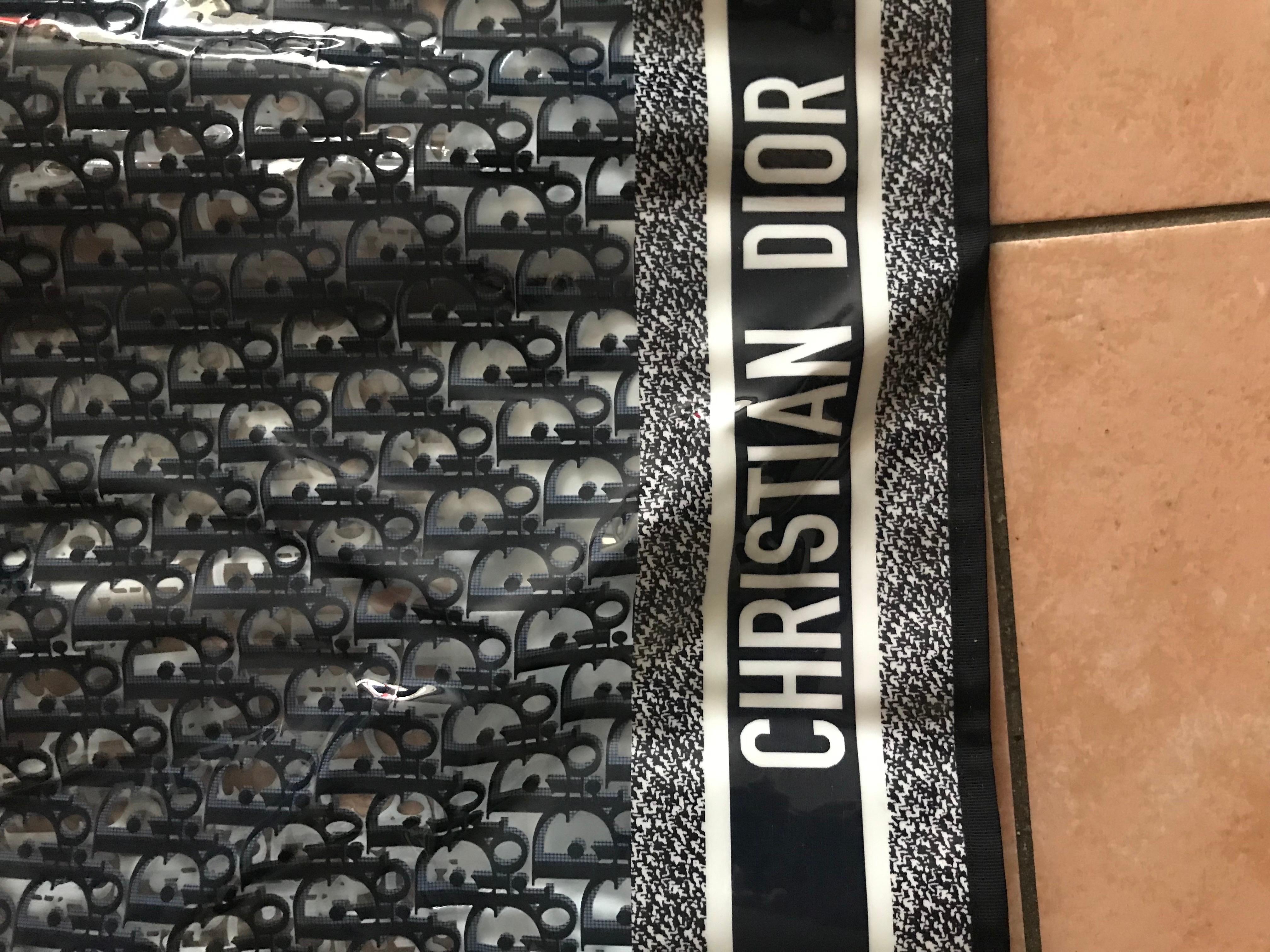 CHRISTIAN DIOR Trench parka plastique oblique logo monogramme Como nuevo en venta 2