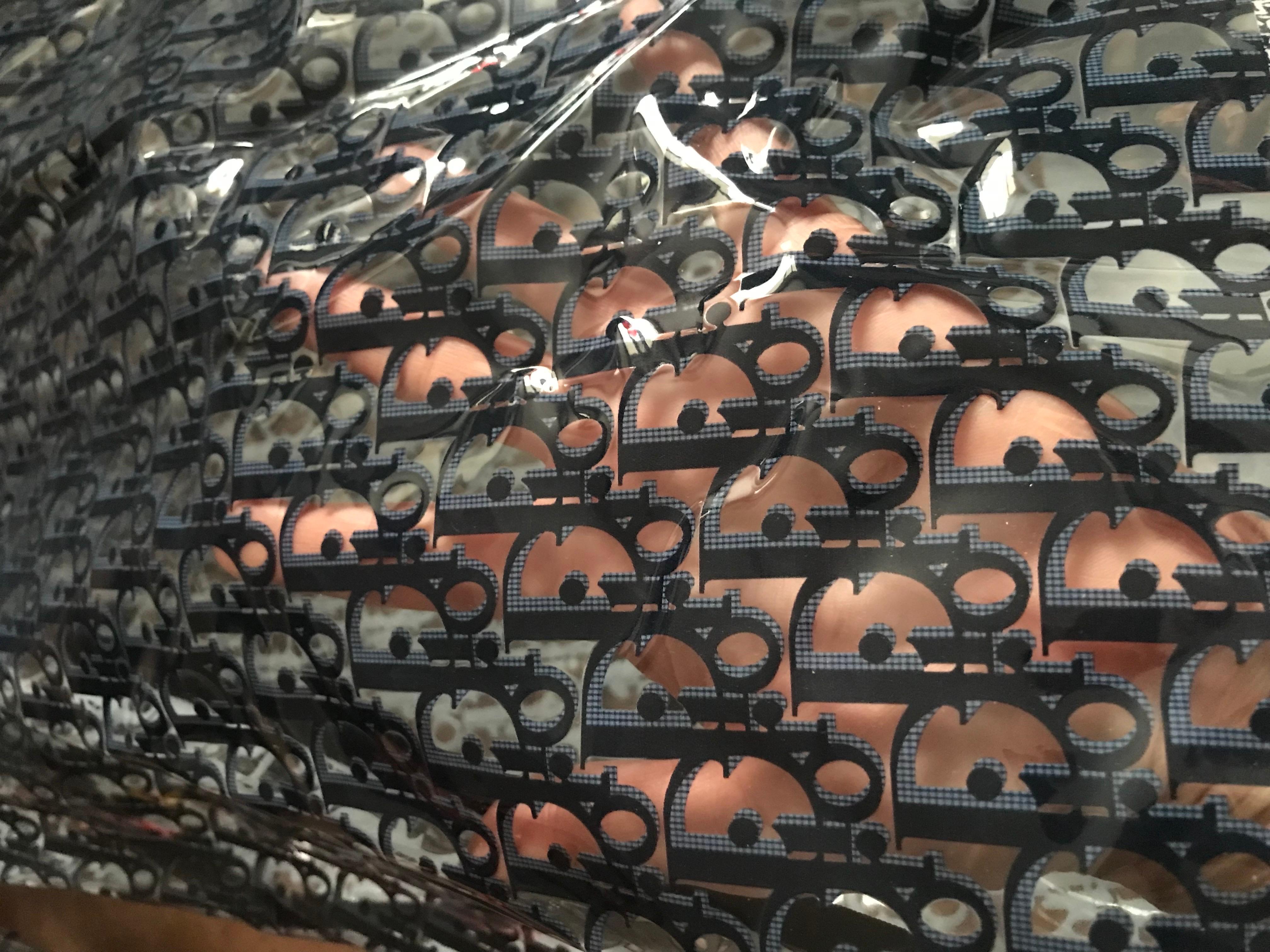 CHRISTIAN DIOR Trench parka plastique oblique logo monogramme Como nuevo en venta 4