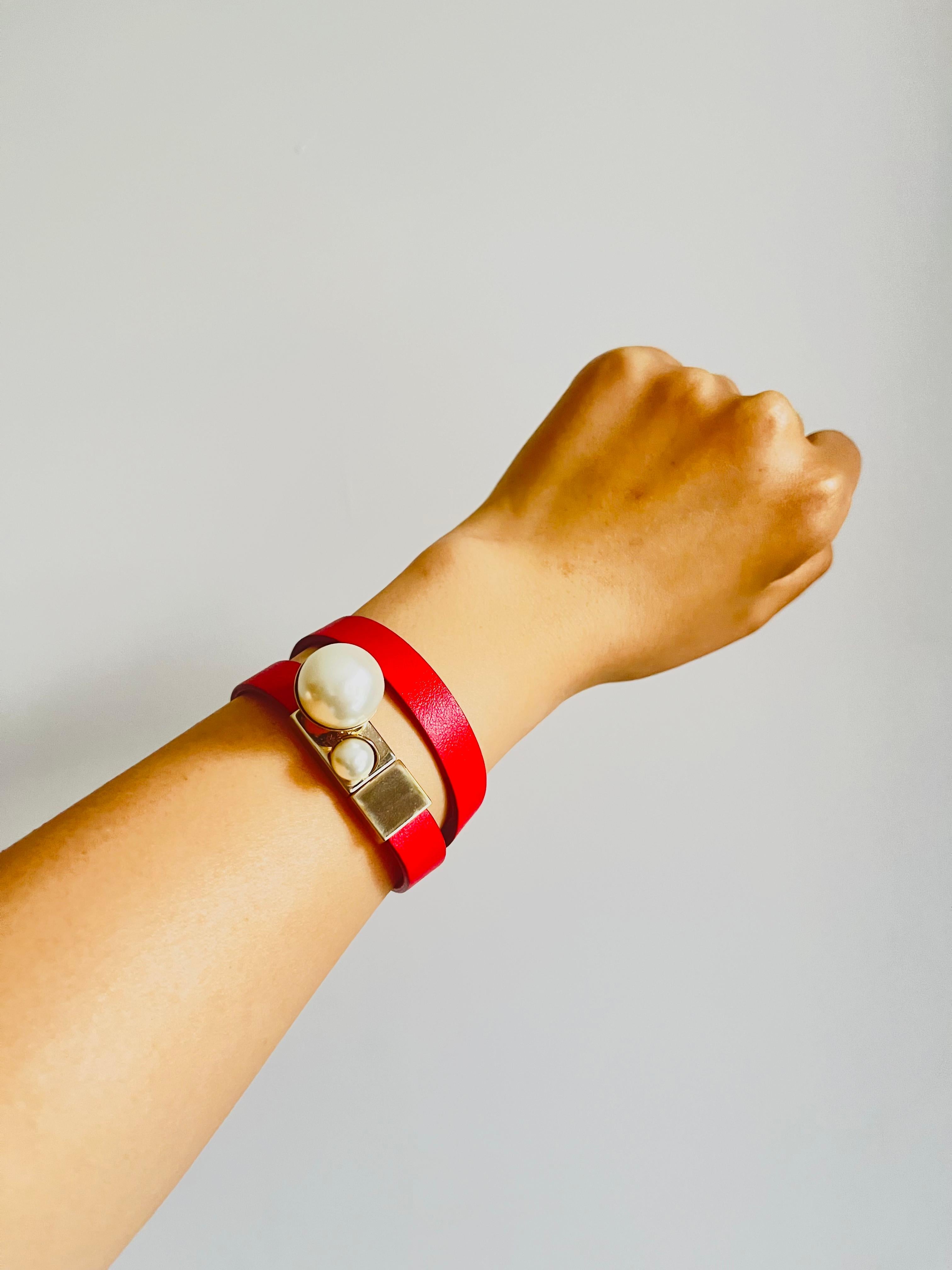 Christian Dior Tribales Weiß Perlen Rotes Leder Double Wrap-Armband Choker M im Angebot 3