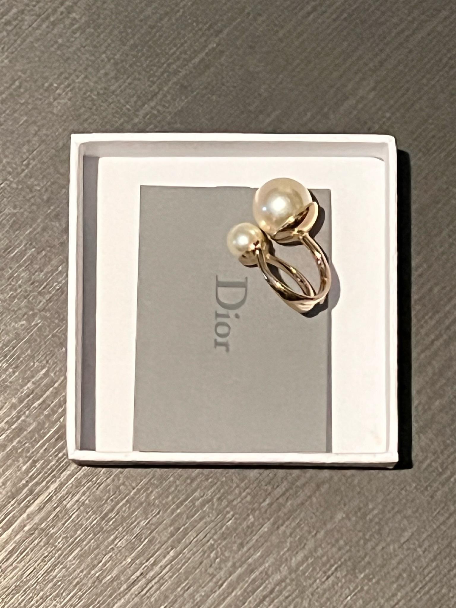 Christian Dior Ultradior Faux Pearl Ring In Good Condition In COLLINGWOOD, AU
