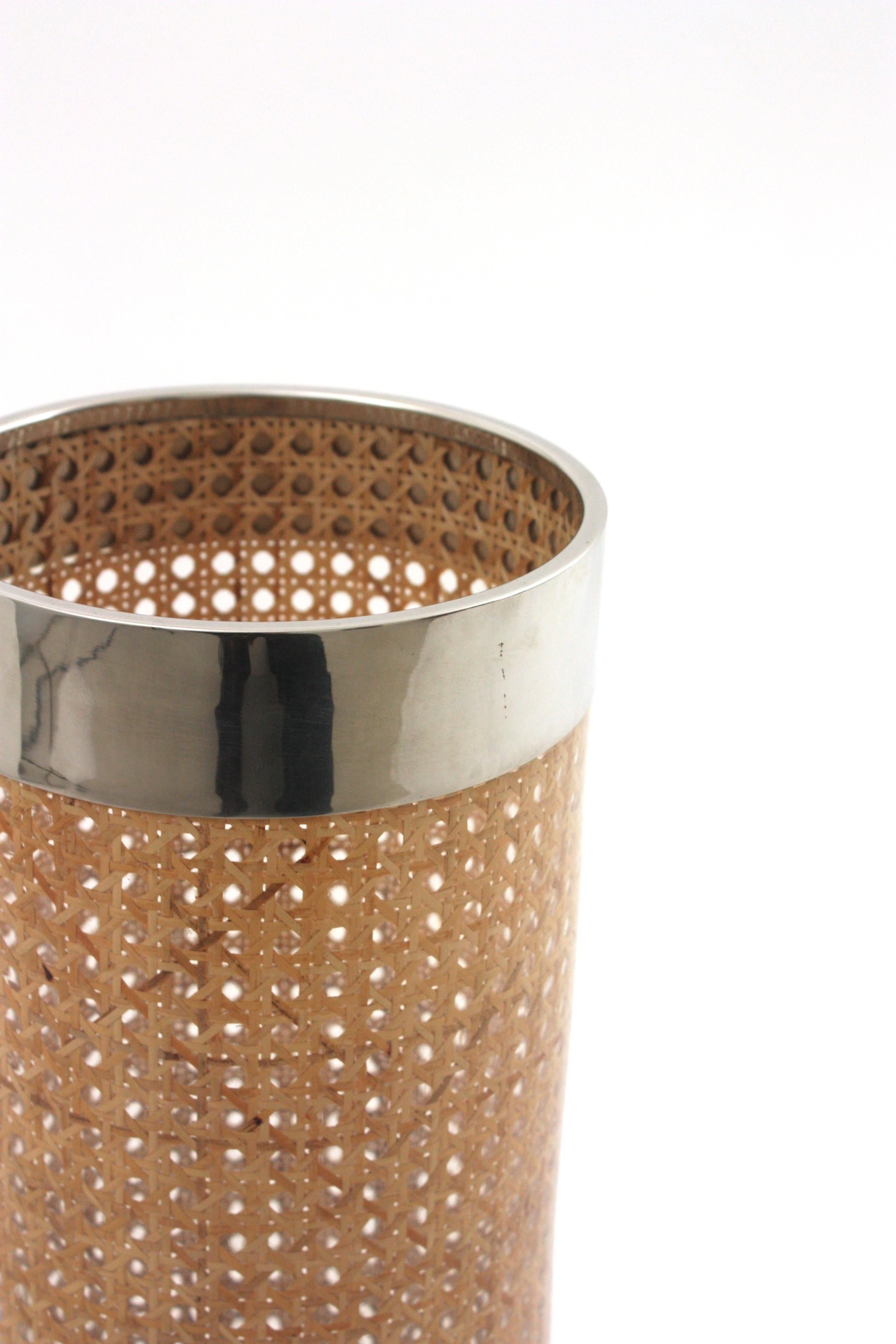 Portaombrelli Christian Dior in lucite di rattan e cromo, Francia, anni '70 in vendita 3