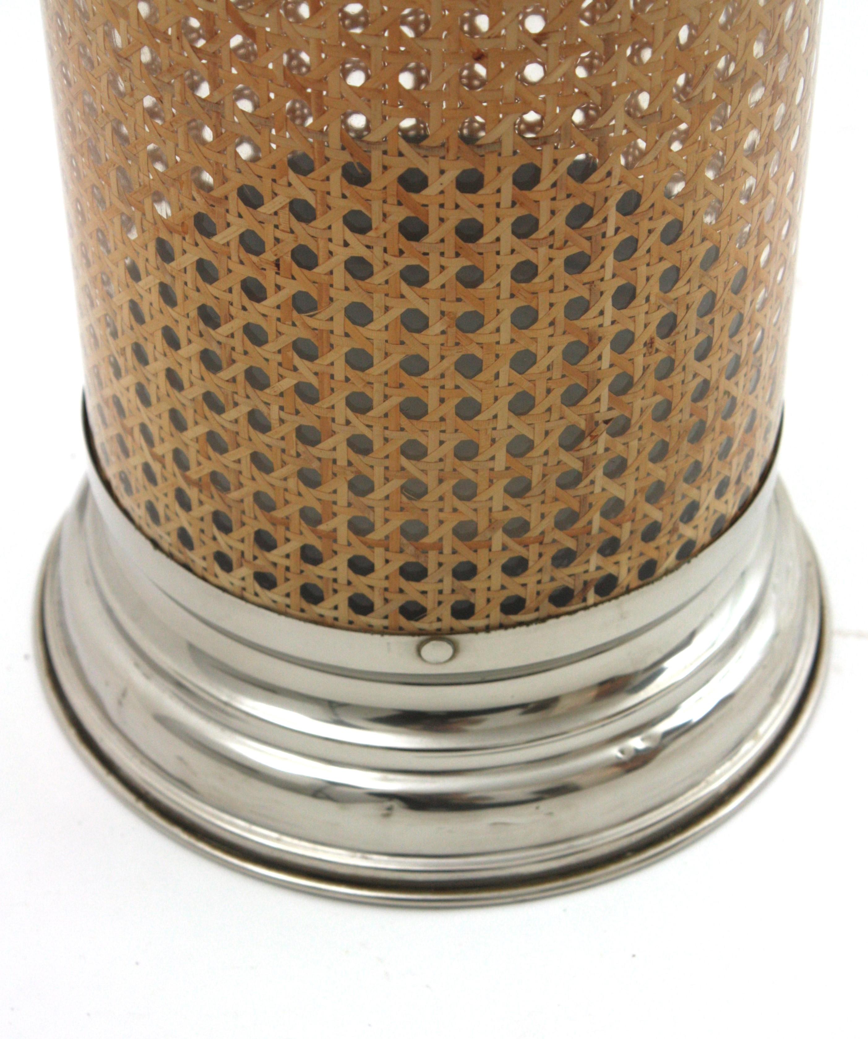 Portaombrelli Christian Dior in lucite di rattan e cromo, Francia, anni '70 in vendita 6
