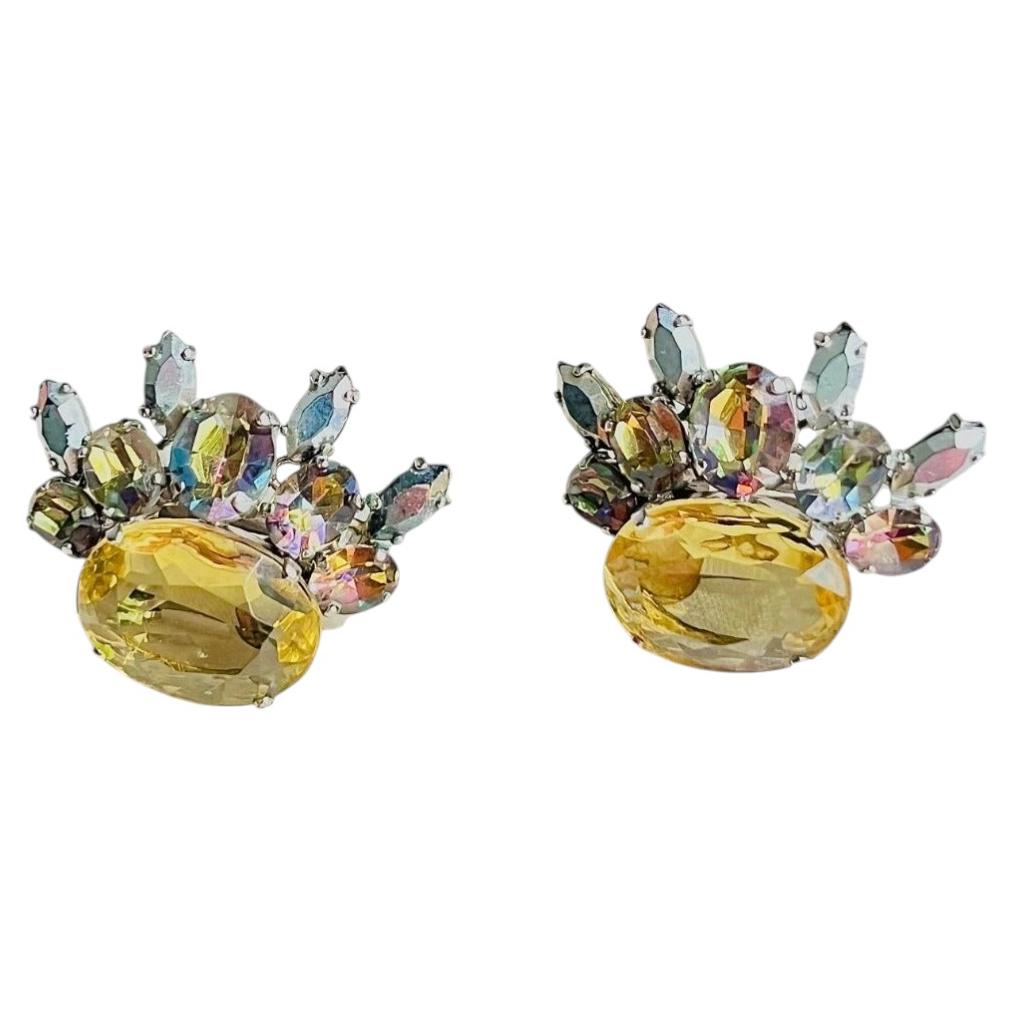 Christian Dior Vintage 1958: rari orecchini a farfalla con cristalli iridescenti taglio marquise