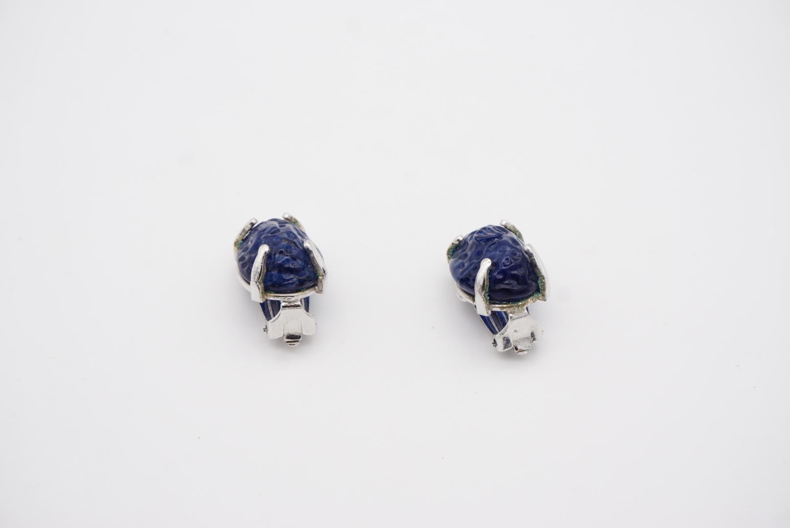 Christian Dior Vintage 1960 Textured Sapphire Navy Oval Silver Clip On Earrings en vente 3