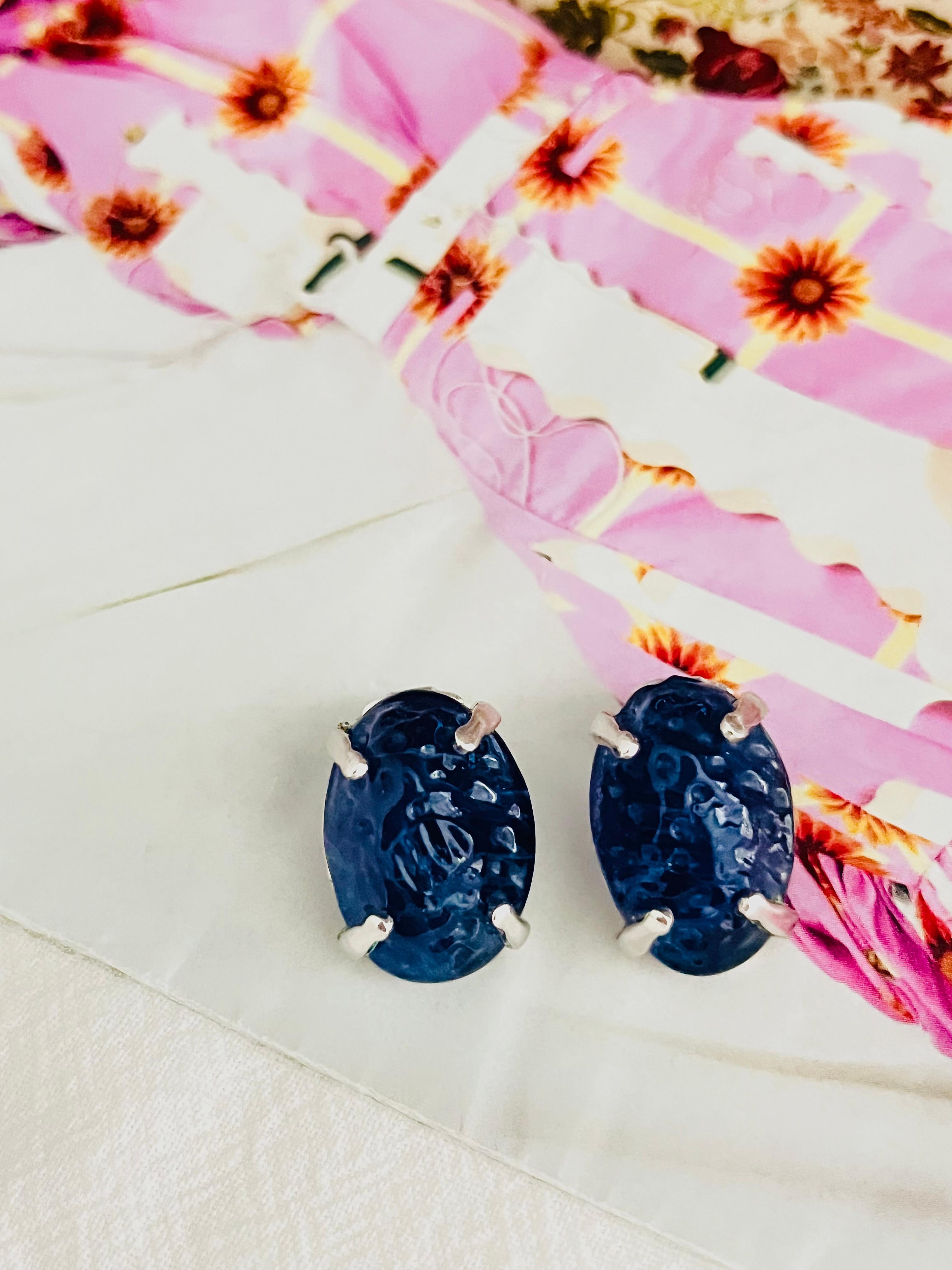 Women's or Men's Christian Dior Vintage 1960 Textured Sapphire Navy Ripple Oval Clip Earrings For Sale