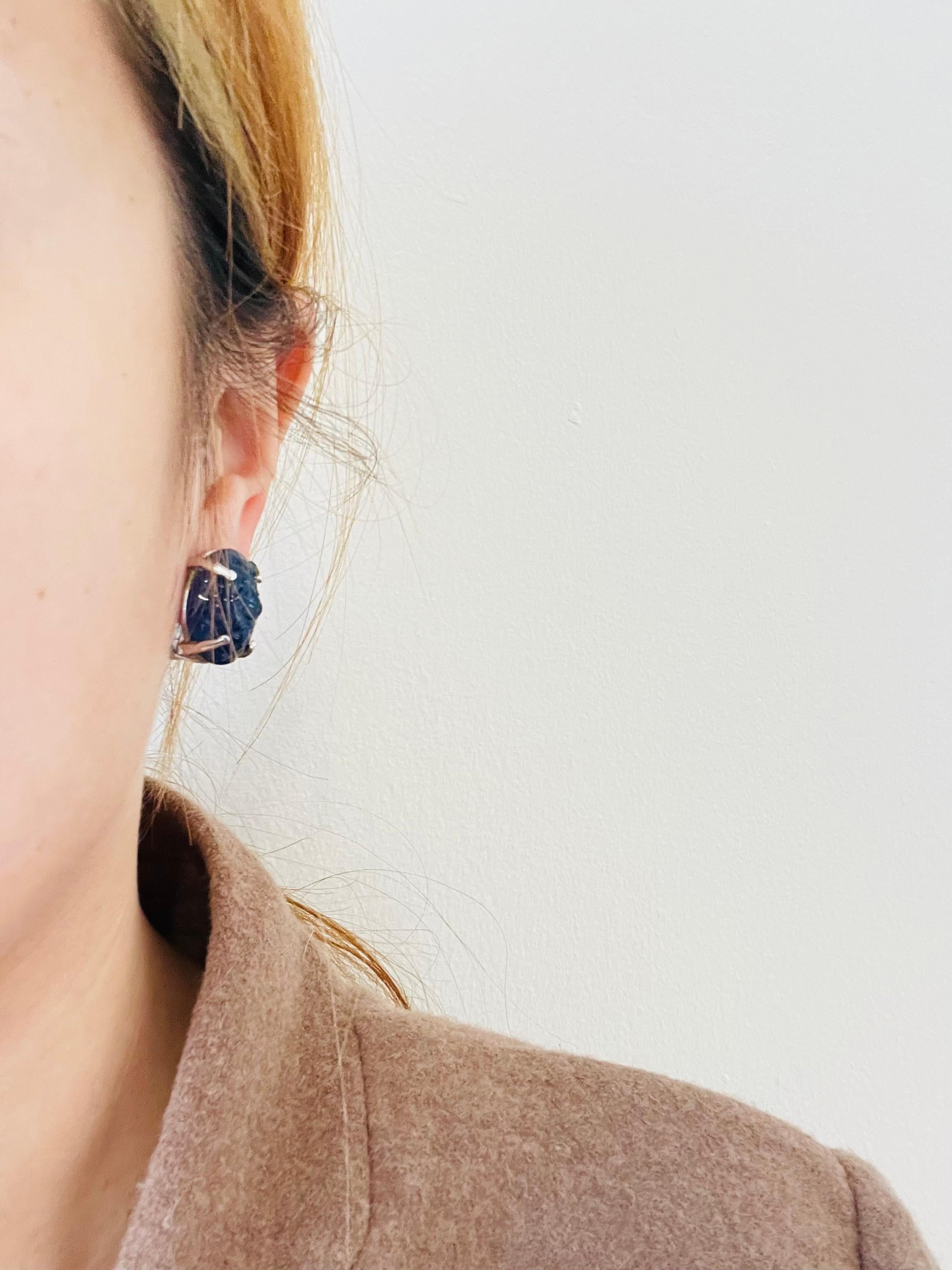 Christian Dior Vintage 1960 Textured Sapphire Navy Ripple Oval Clip Earrings For Sale 3
