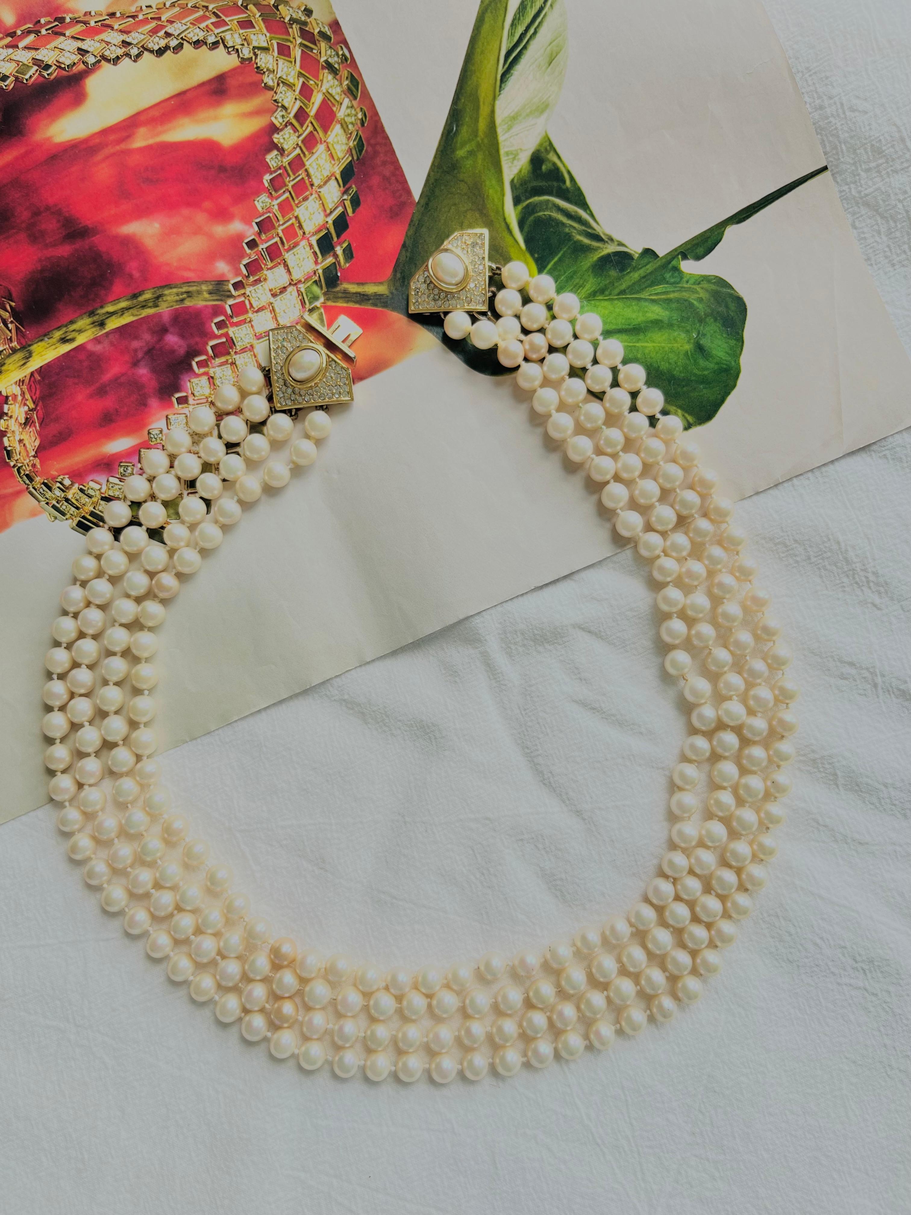 Christian Dior Vintage 1960s 4 Strands White Pearls Triangle Crystals Necklace In Good Condition For Sale In Wokingham, England