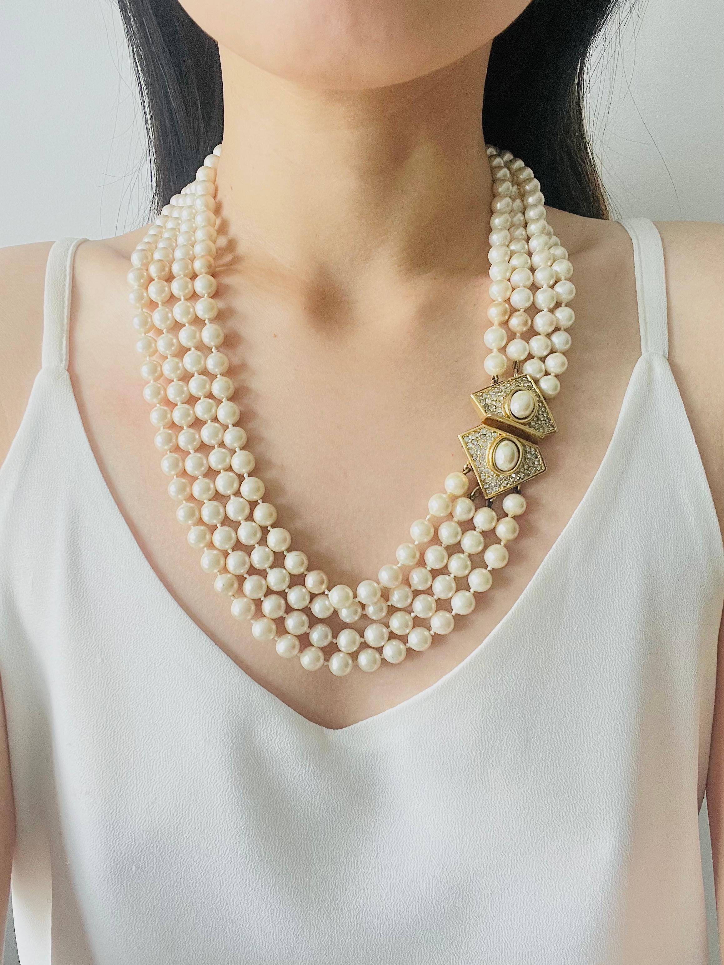 Christian Dior Vintage 1960s 4 Strands White Pearls Triangle Crystals Necklace For Sale 1