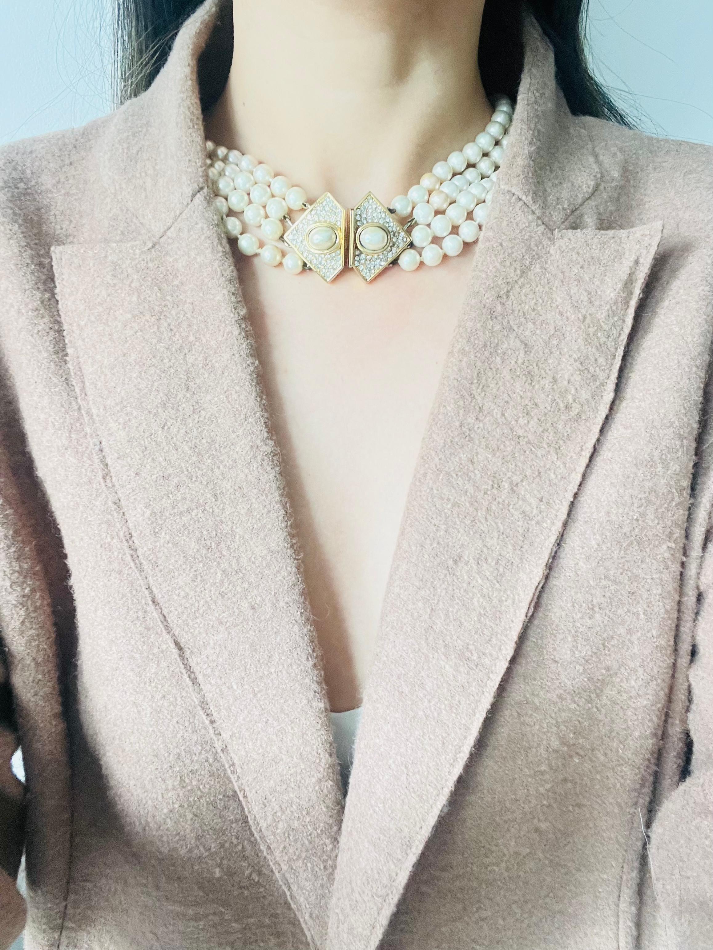 Christian Dior Vintage 1960s 4 Strands White Pearls Triangle Crystals Necklace For Sale 4