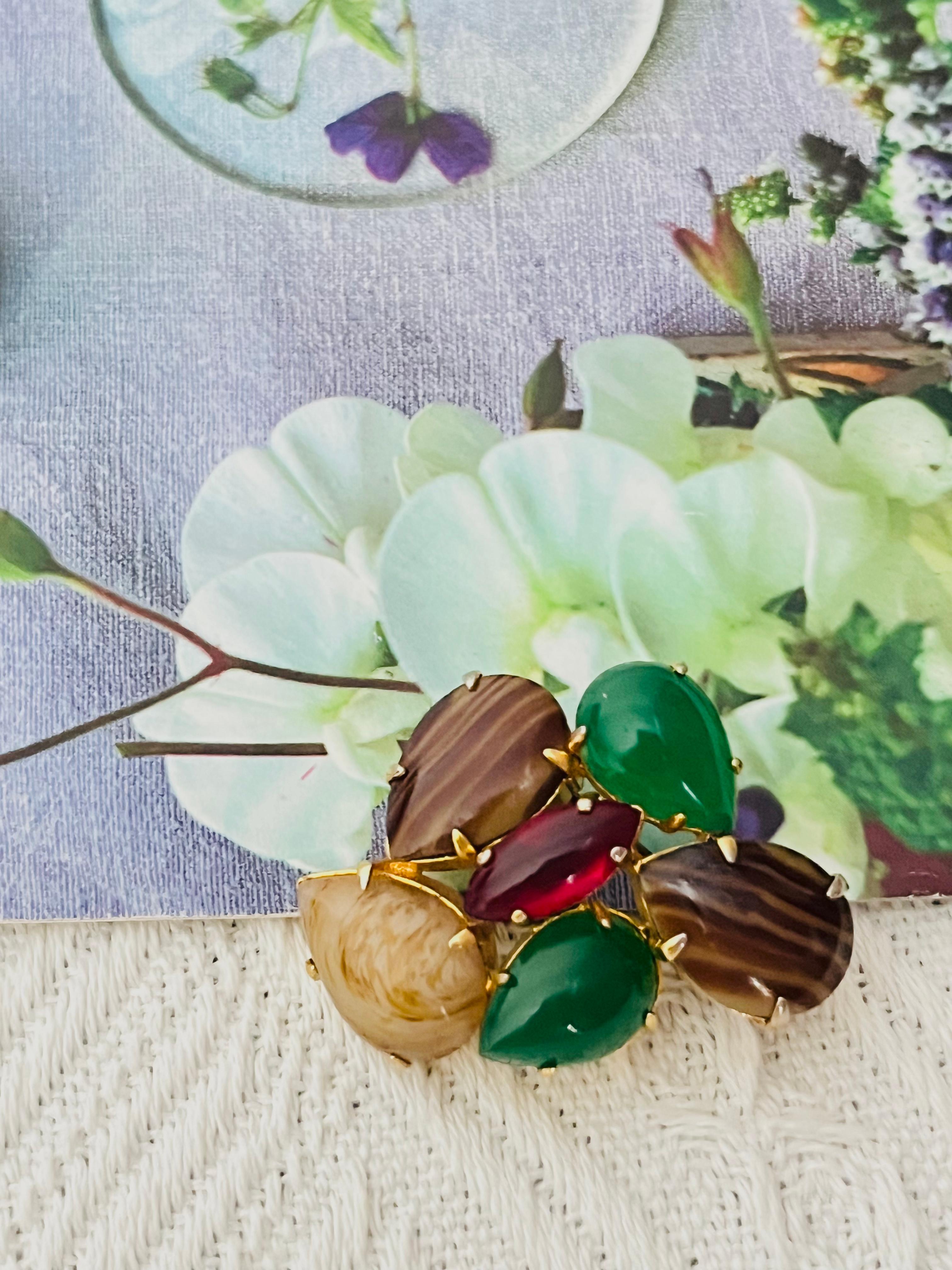 Christian Dior Vintage 1964 Jade Green Brown Ruby Cabochon Patchwork Gold Brooch In Good Condition For Sale In Wokingham, England