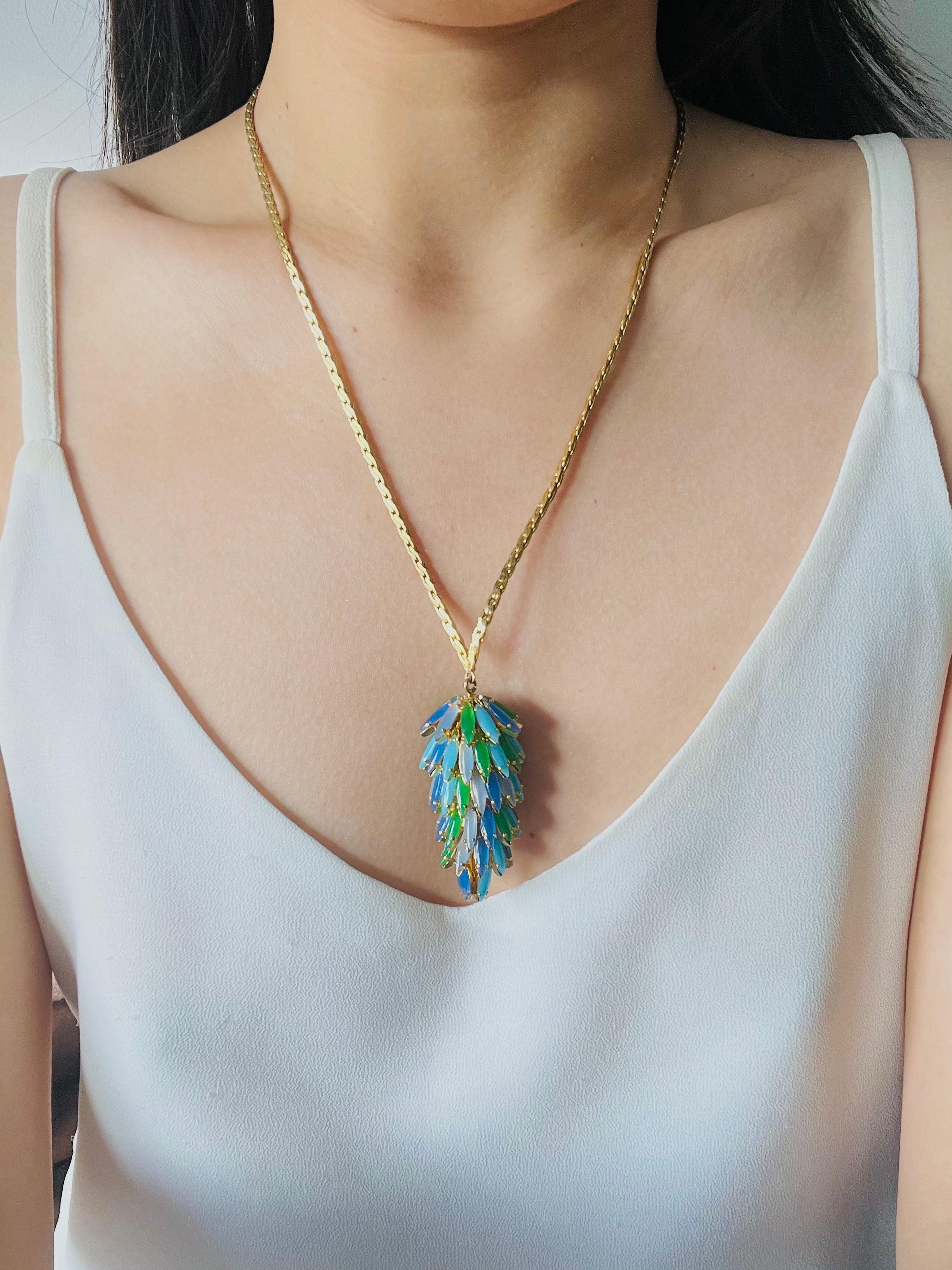 Christian Dior Vintage 1966 Gripoix Emerald Sapphire Pinecone Layers Necklace For Sale 1