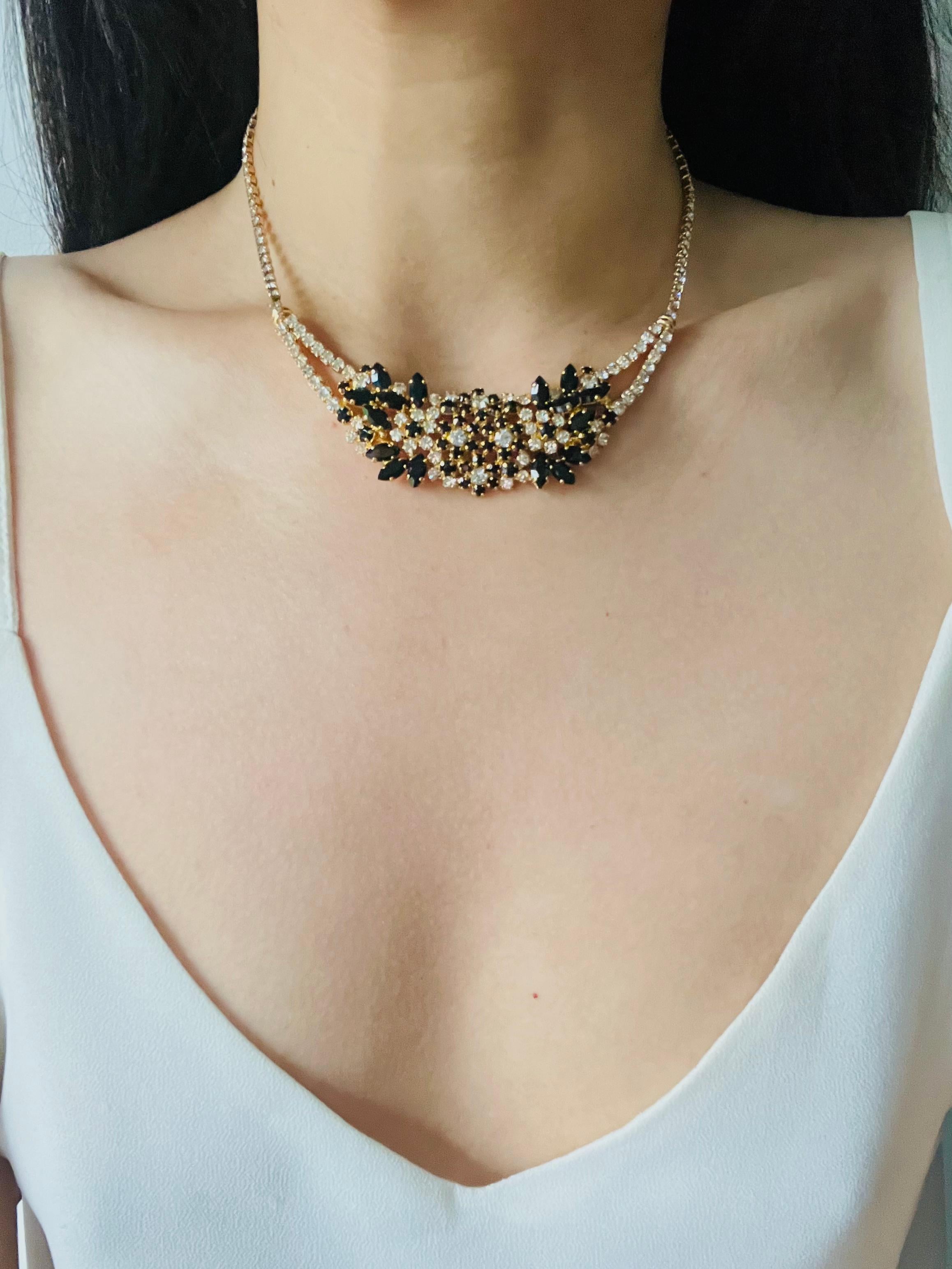 Christian Dior Vintage 1970 Schwarz Klar Cluster Blumen Whole Kristalle Halskette im Angebot 3