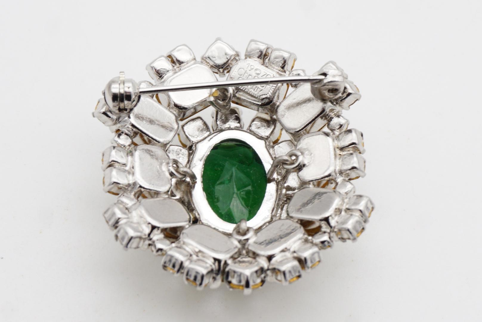 Christian Dior Vintage 1970 Cristales Ovalados Verde Esmeralda Broche Cúpula Marquesa en venta 8