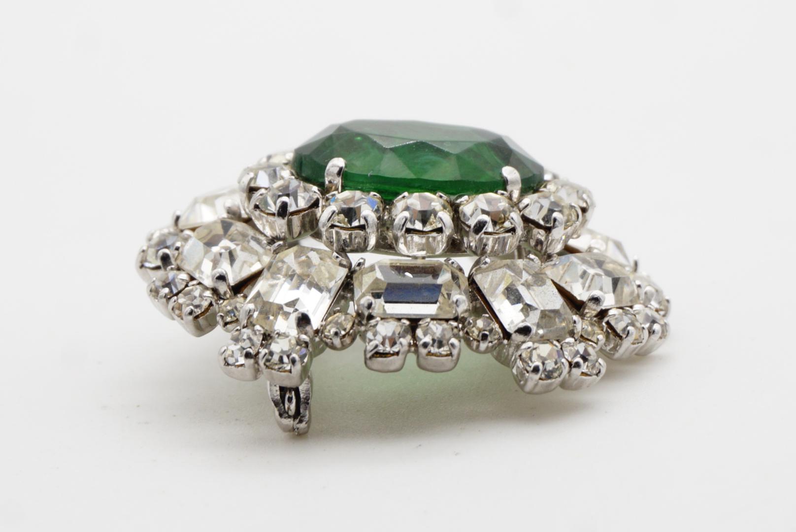 Christian Dior Vintage 1970 Cristales Ovalados Verde Esmeralda Broche Cúpula Marquesa en venta 10
