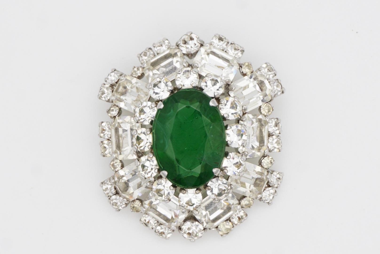 Christian Dior Vintage 1970 Cristales Ovalados Verde Esmeralda Broche Cúpula Marquesa en venta 3