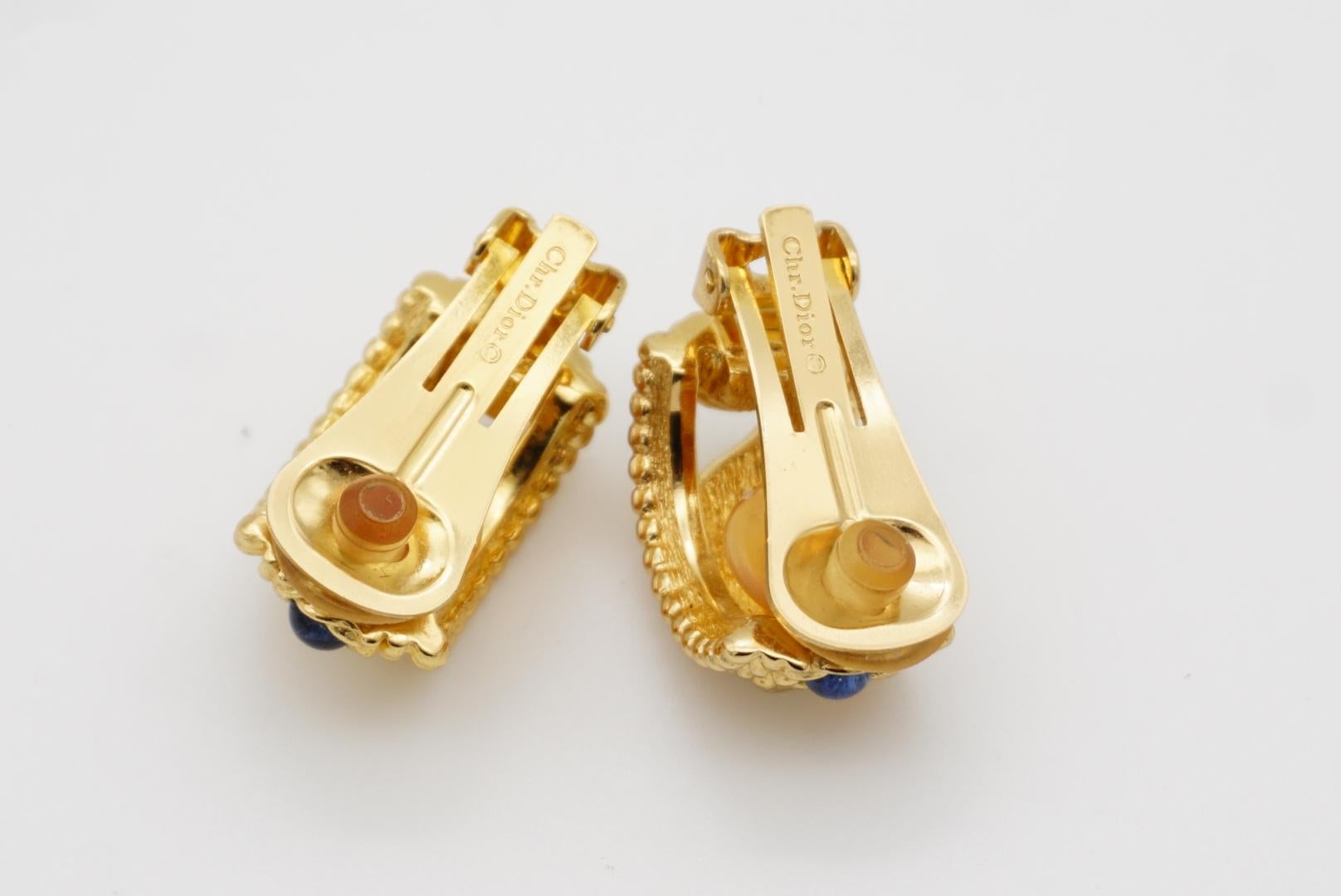 Christian Dior Vintage 1970er Jahre Barock Gripoix Smaragd Saphir Rubin Clip-Ohrringe im Angebot 8