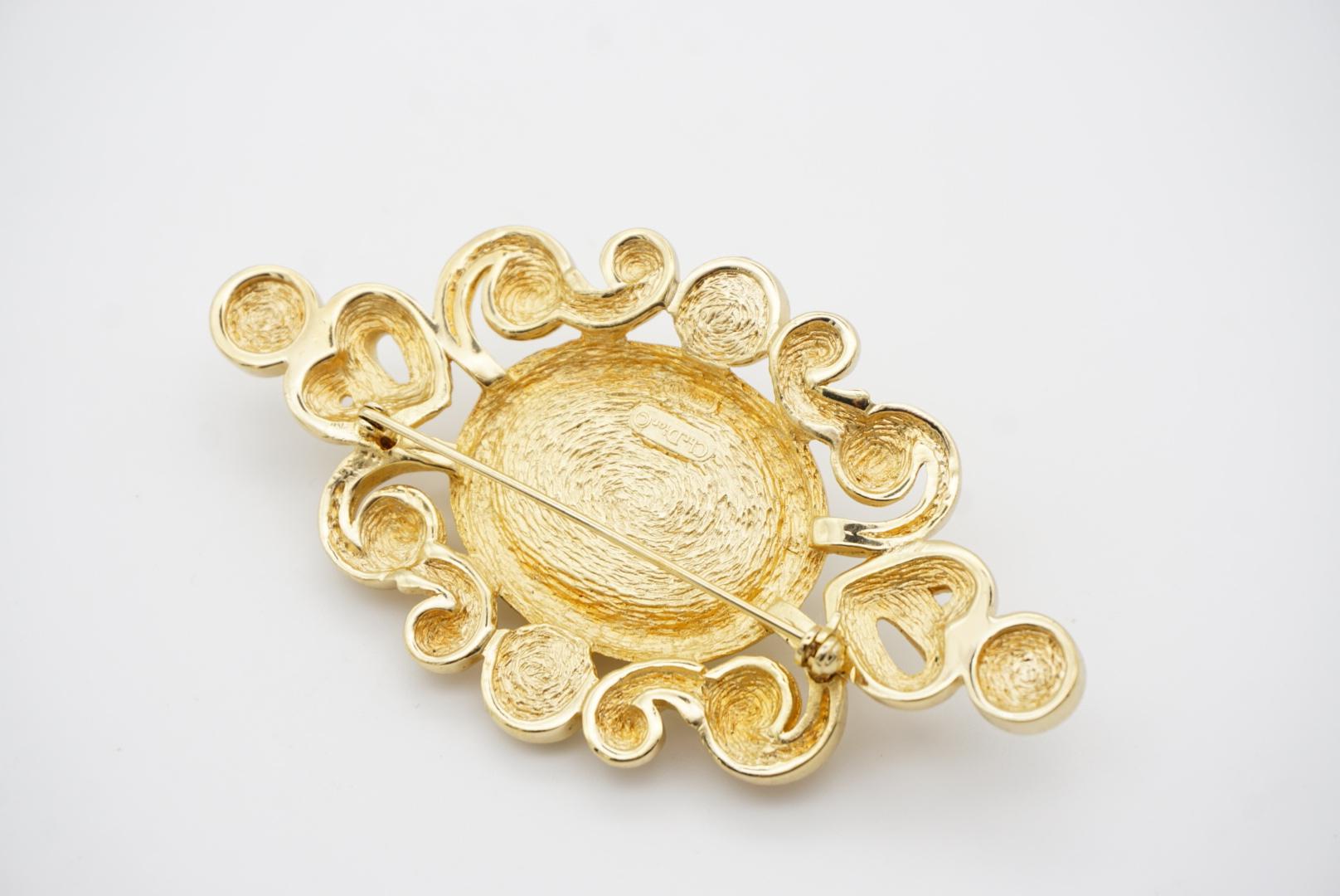 Christian Dior Vintage 1970s Baroque Huge Oval Pearl Heart Openwork Gold Brooch  For Sale 5