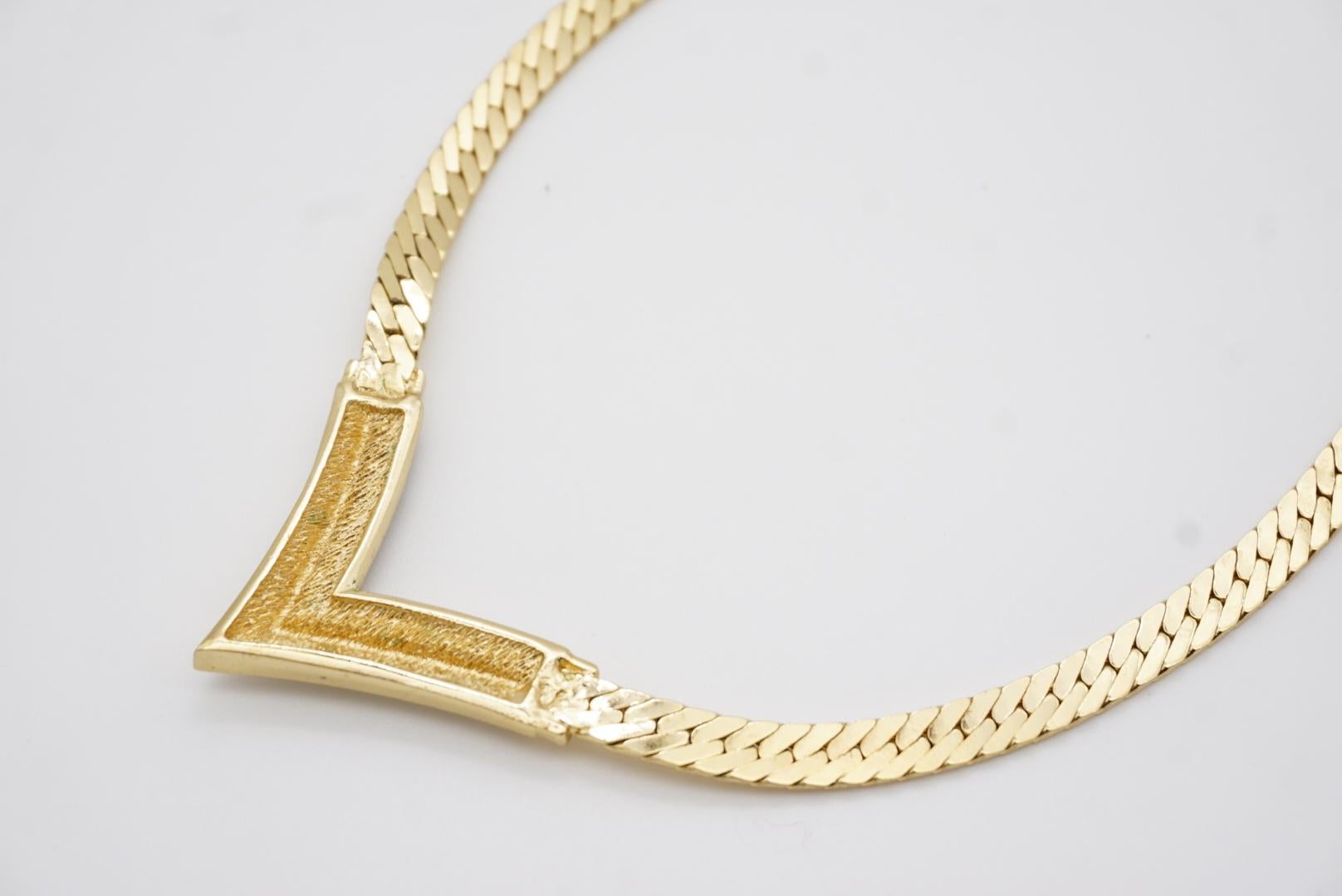Christian Dior Vintage 1970s Black Crystal Arrow Triangle Pendant Gold Necklace 5