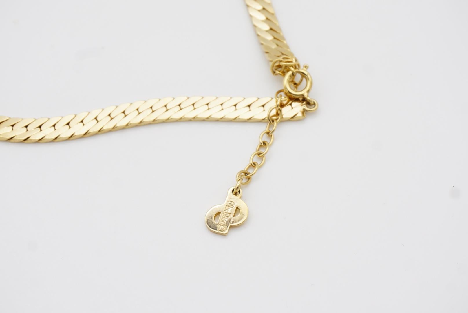 Christian Dior Vintage 1970s Black Crystal Arrow Triangle Pendant Gold Necklace 7