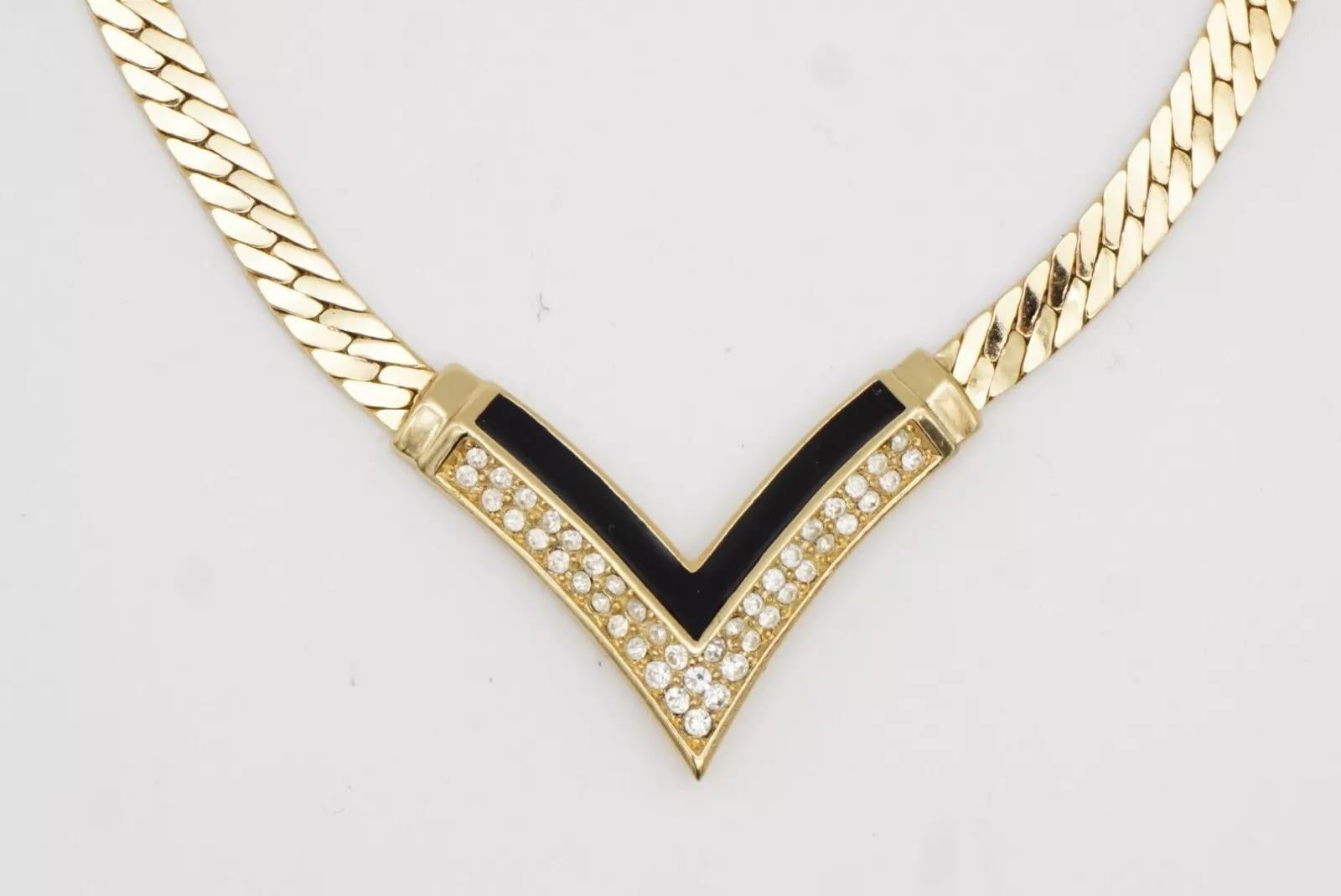 Christian Dior Vintage 1970s Black Crystal Arrow Triangle Pendant Gold Necklace For Sale 8