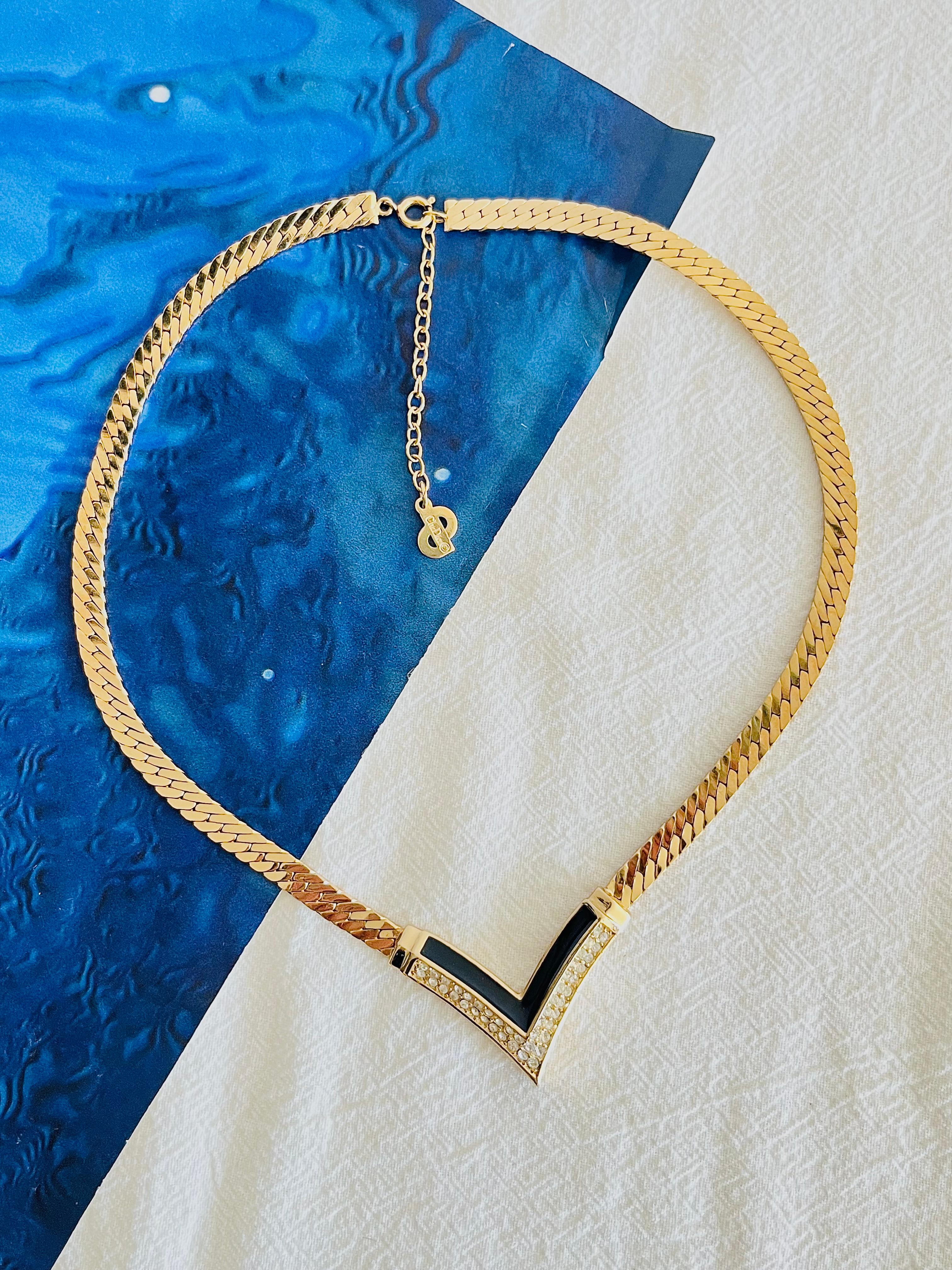 Art Deco Christian Dior Vintage 1970s Black Crystal Arrow Triangle Pendant Gold Necklace