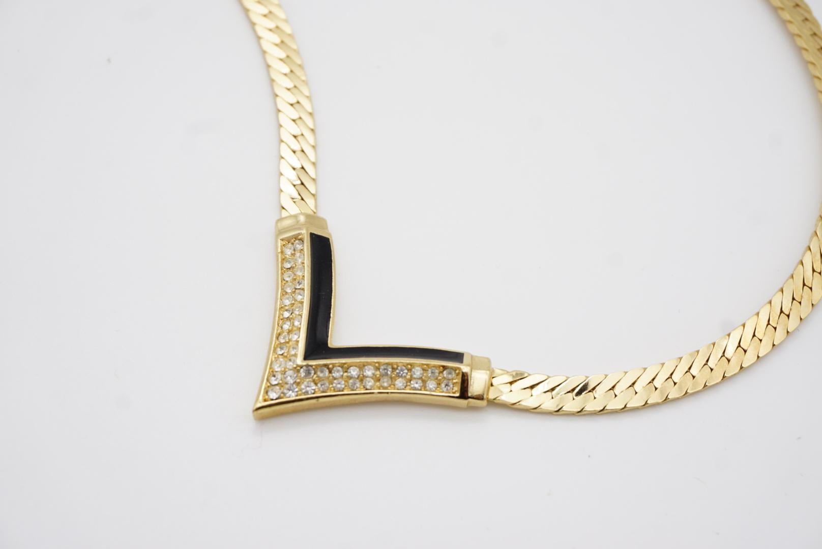 Christian Dior Vintage 1970s Black Crystal Arrow Triangle Pendant Gold Necklace For Sale 3