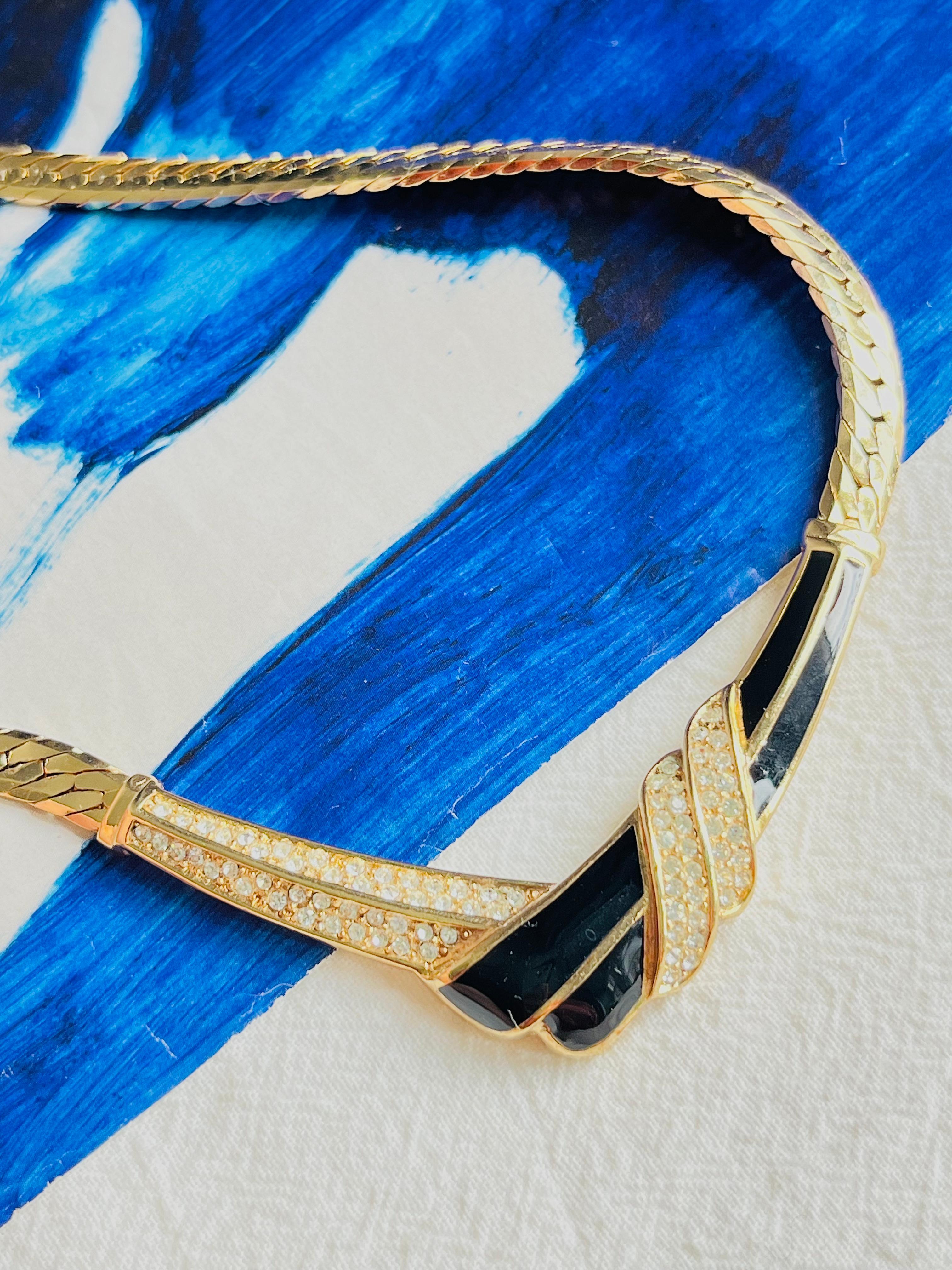 Art déco Christian Dior Vintage 1970s Black Enamel Crystals Tie Knot Triangle Neck Collier en vente