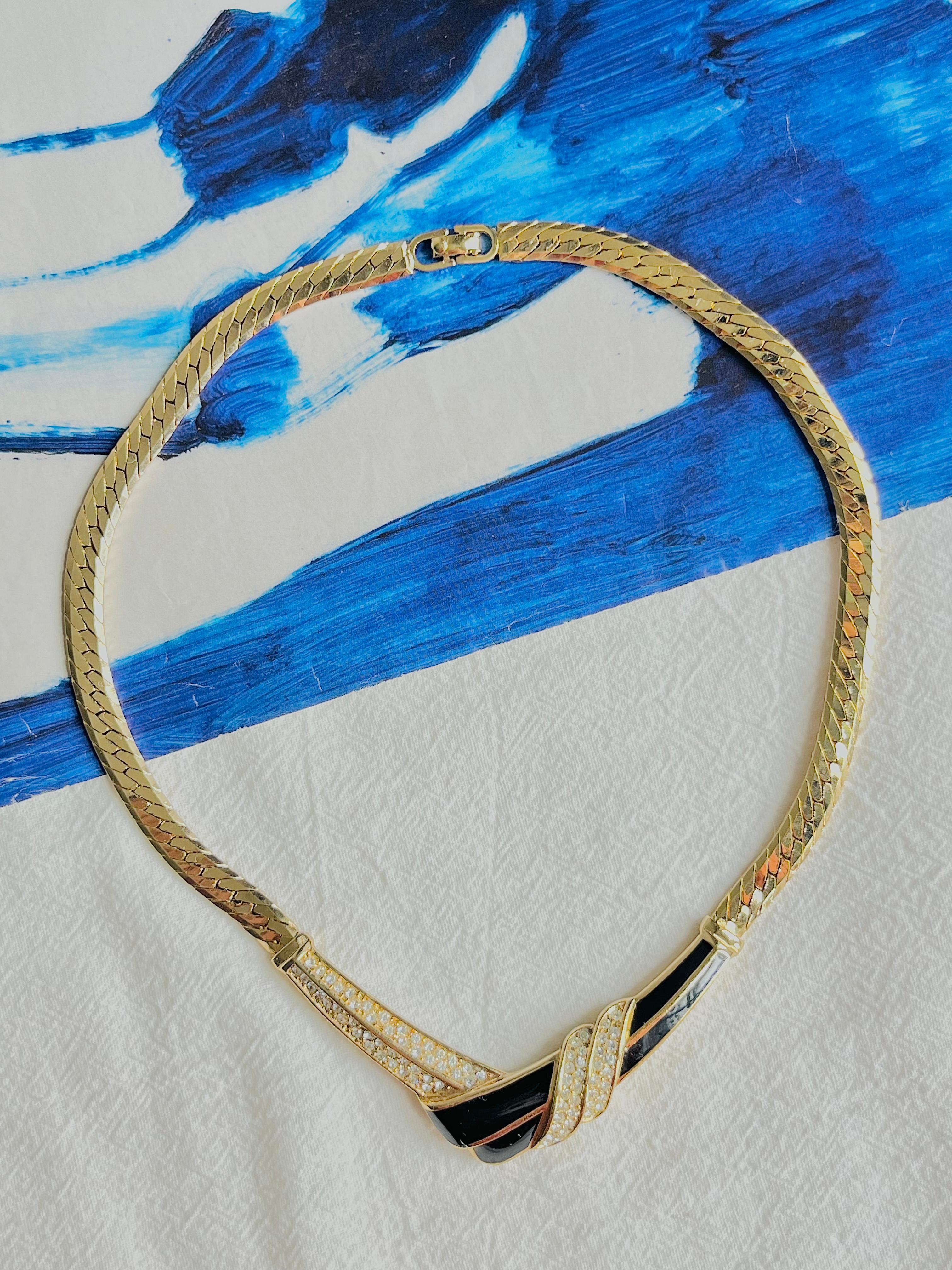 Christian Dior Vintage 1970s Black Enamel Crystals Tie Knot Triangle Neck Collier Bon état - En vente à Wokingham, England