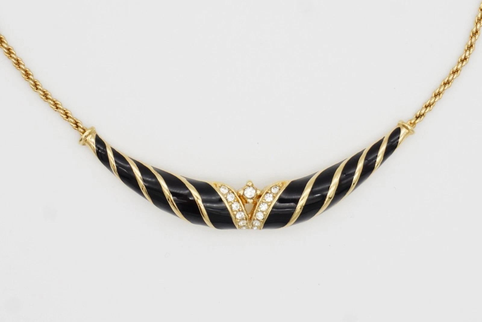 Christian Dior Vintage 1970er Jahre Schwarz Emaille gedrehte lange Bar-Kristalle Gold Halskette im Angebot 8